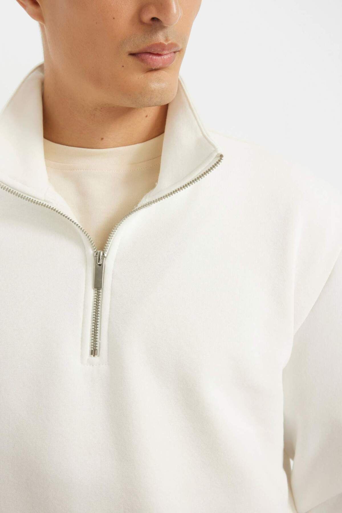 DeFacto-Comfort Regular Fit Comfortable Fit Zippered Stand Collar Basic Plain Sweatshirt X7405Az23Au 4