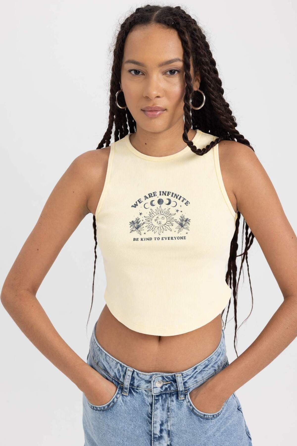 DeFacto-Tailliertes, bedrucktes, geripptes Camisole-Unterhemd mit Rundhalsausschnitt, waschbares Unterhemd mit verblasstem Effekt B1297AX23HS 8
