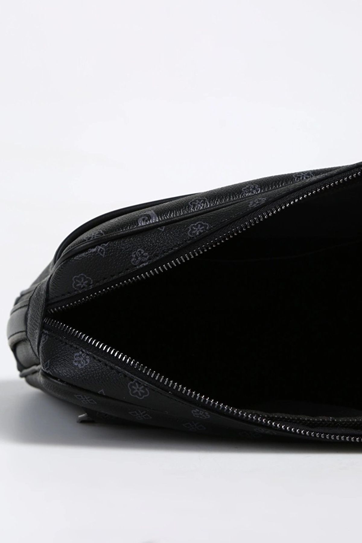 Pierre Cardin-01Pc002022 Handbag 4