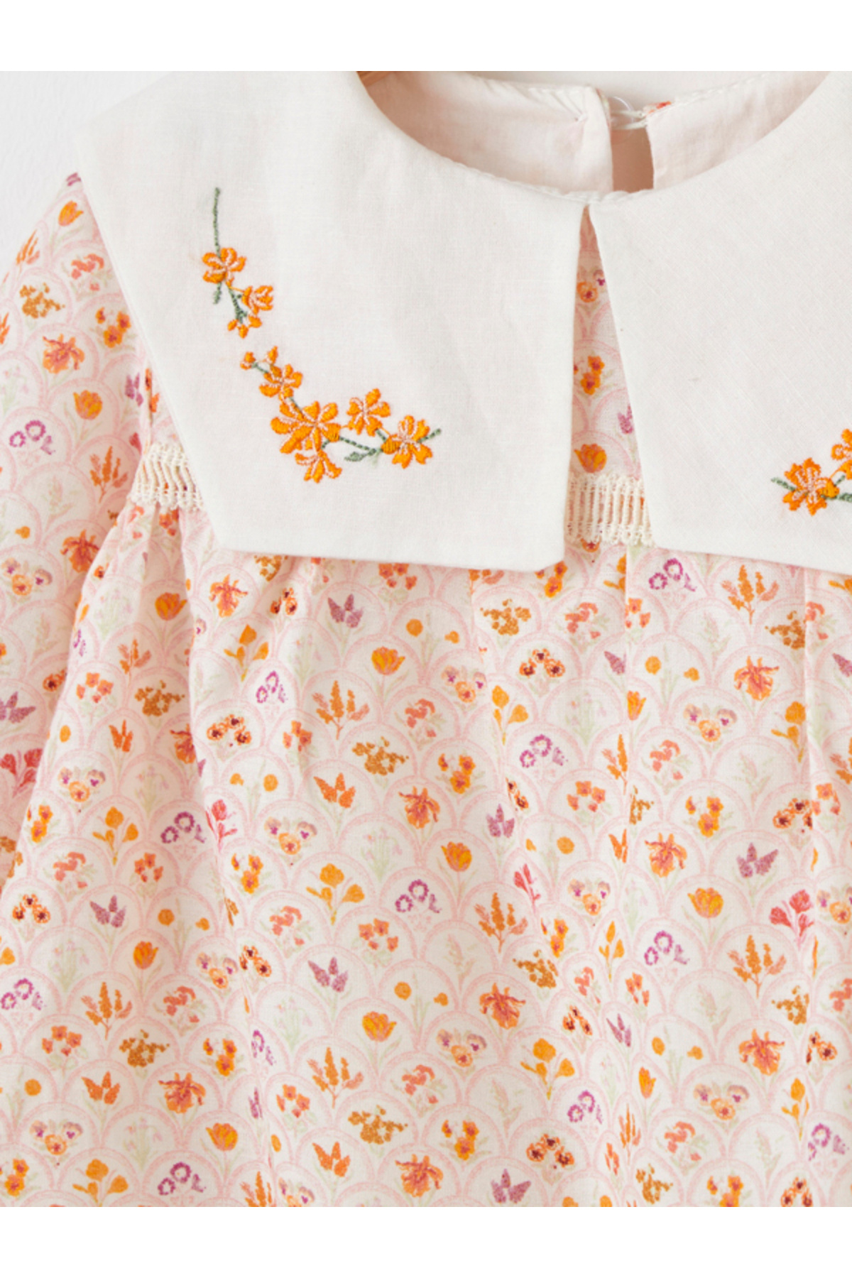 Maya And Luca Bloomy Spring Desenli Uzun Kollu Motif İşlemeli Turuncu Elbise fotoğrafı 3 (önizleme)