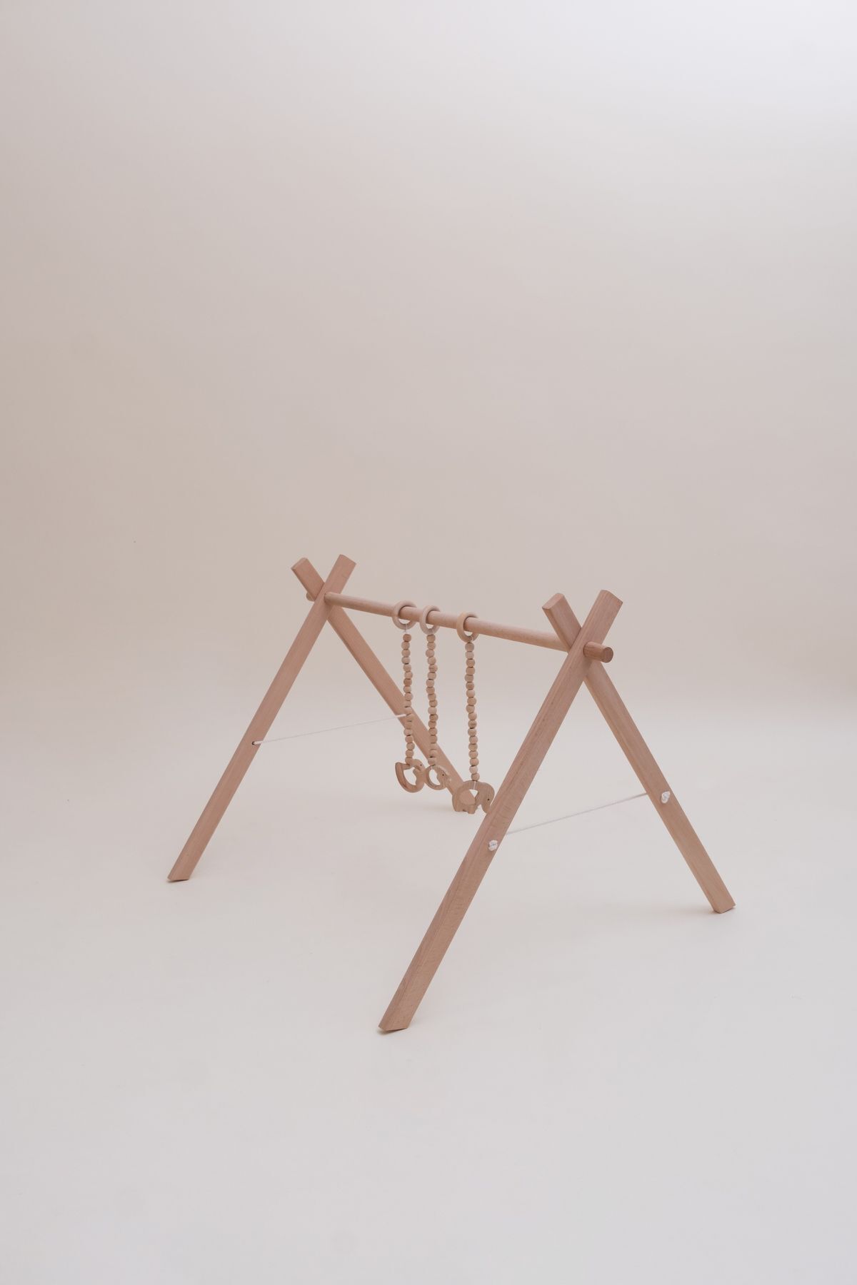 DERY BABY Ahşap Bebek Oyun Alanı (baby gym-aktivite merkezi)(ahşap oyuncaklar MİCKEY EMZİK askısı dahildir) fotoğrafı 4 (önizleme)