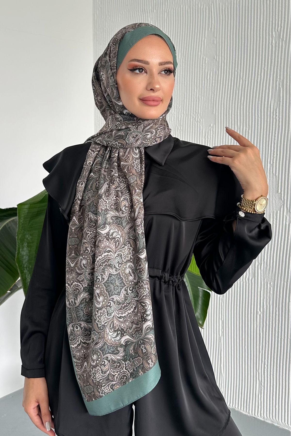 Stella Eşarp-شال ناعم من القطن ذو لون أخضر بنمط عرقي عتيق 1