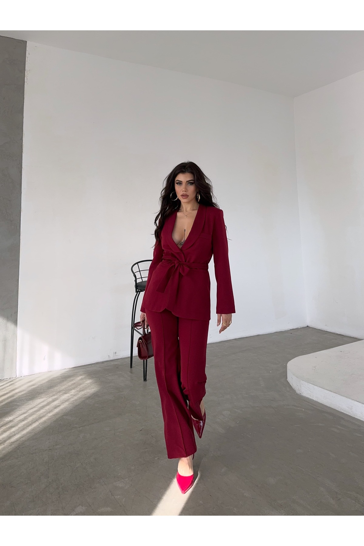 Ensemble veste et pantalon ceinturé à détails boutons - Görsel 4