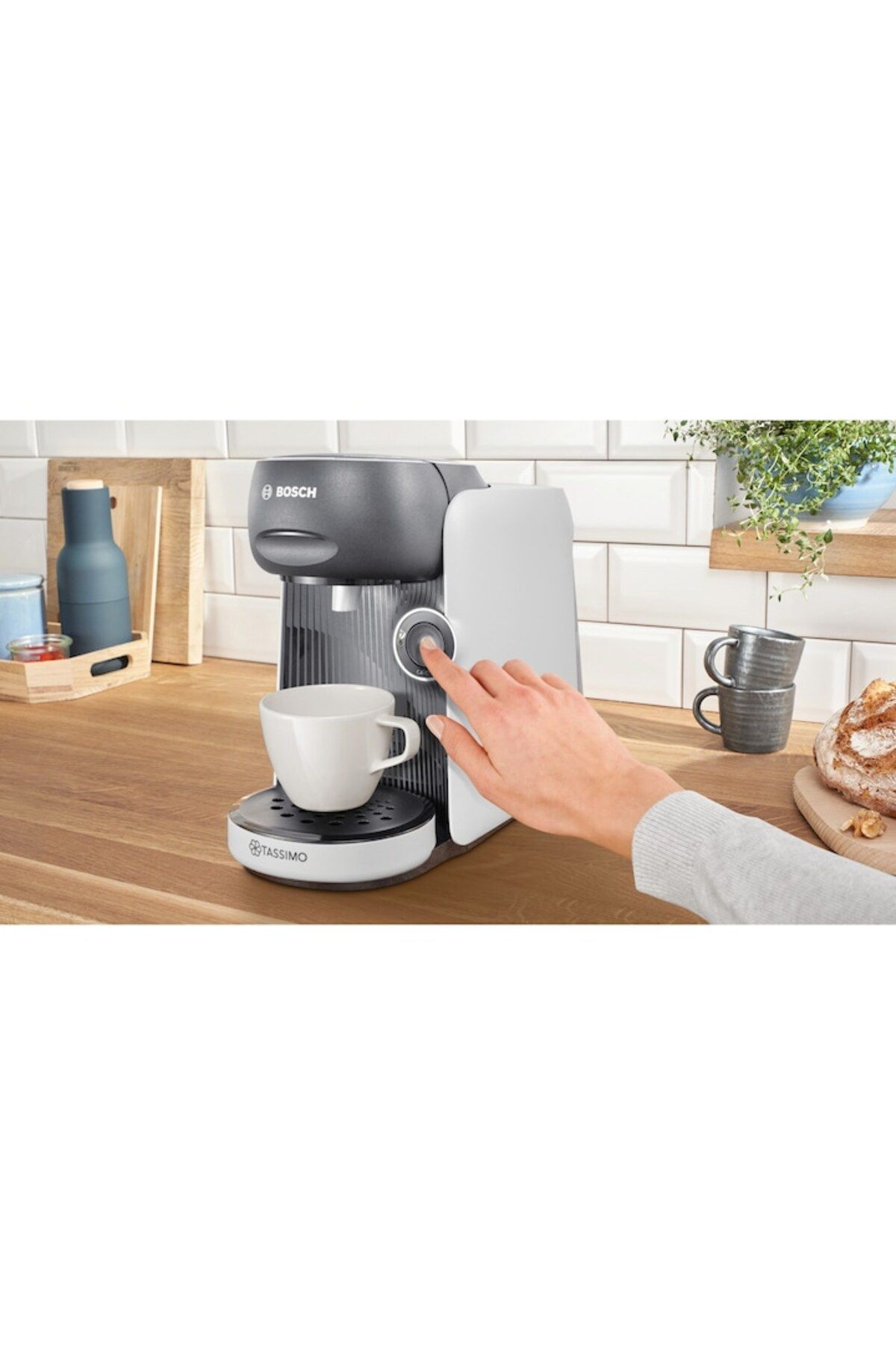 Bosch Tassimo-Finesse TAS16B4 Espresso Machine, 1400W, 3.3 Bar, 0.7L, Auto-Cleaning, Descaling, Caps 3