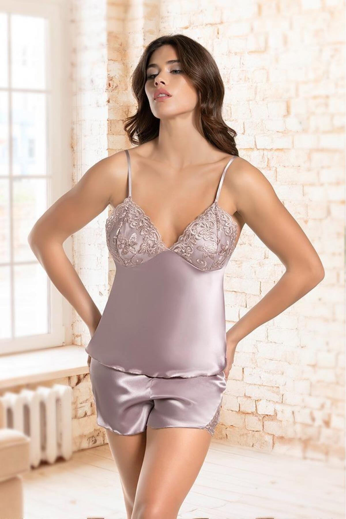 Qvien Secret Kadın Askılı Pembe Dantel Detaylı Saten Şortlu 2 li Takım