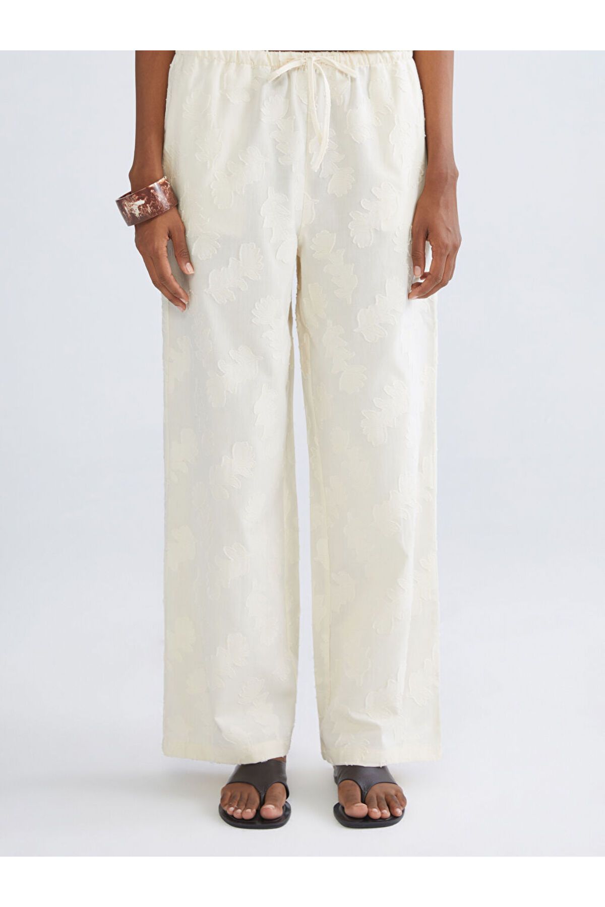 LC Waikiki-Sparkling Selections from Shining Store |   Ecru Elastic Waist Self Patterned Women's Trousers 5