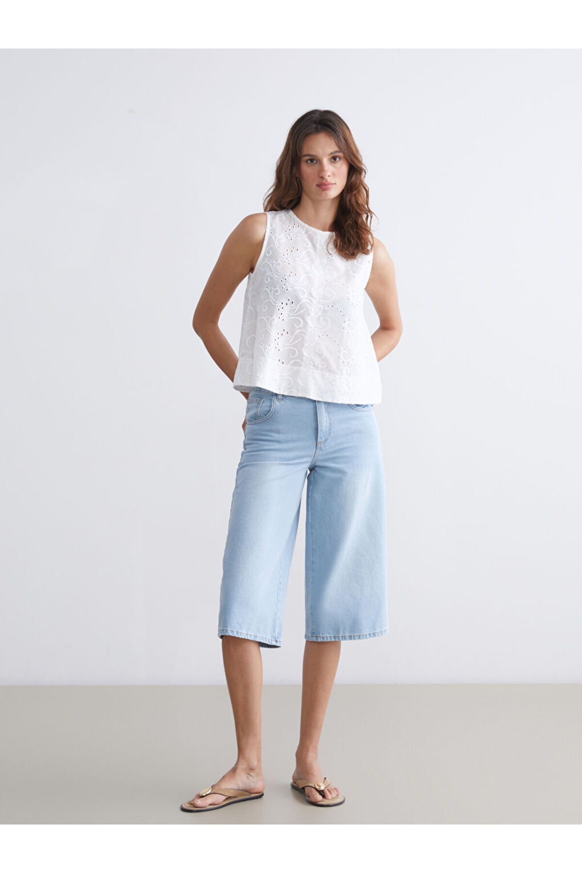 LC Waikiki-Create Your Style from Uzg Store |   Crew Neck Openwork Brode Blouse 3