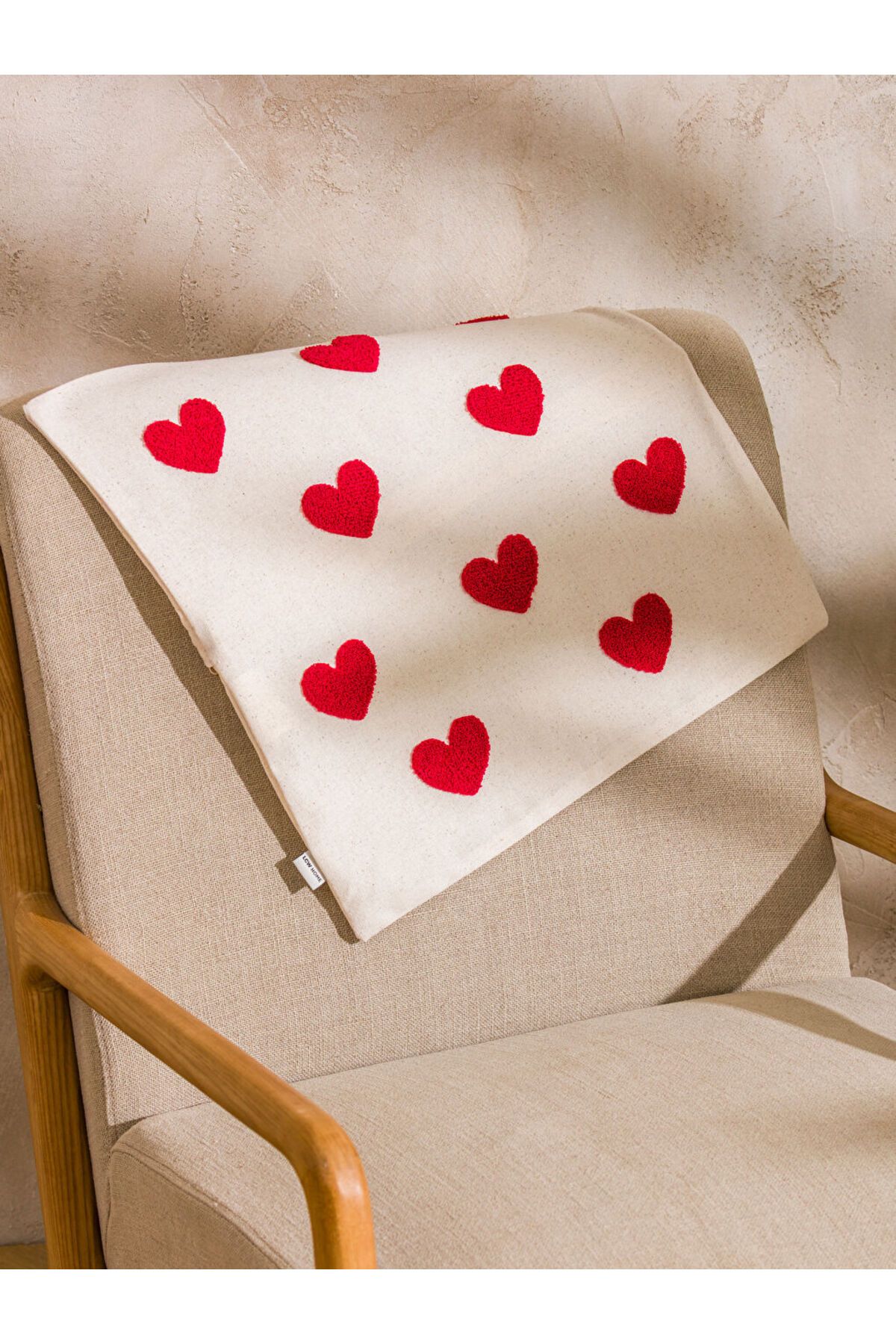 LC Waikiki-Sparkling Selections from Shining Store |   Red Heart Printed Throw Pillow Case 45X45 cm 2