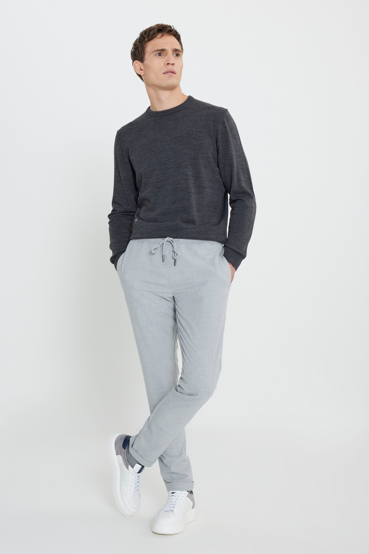 AC&Co / Altınyıldız Classics  Slim Fit Beli Bağlamalı Yan Cepli Gri Jogger Pantolon - Görsel 3