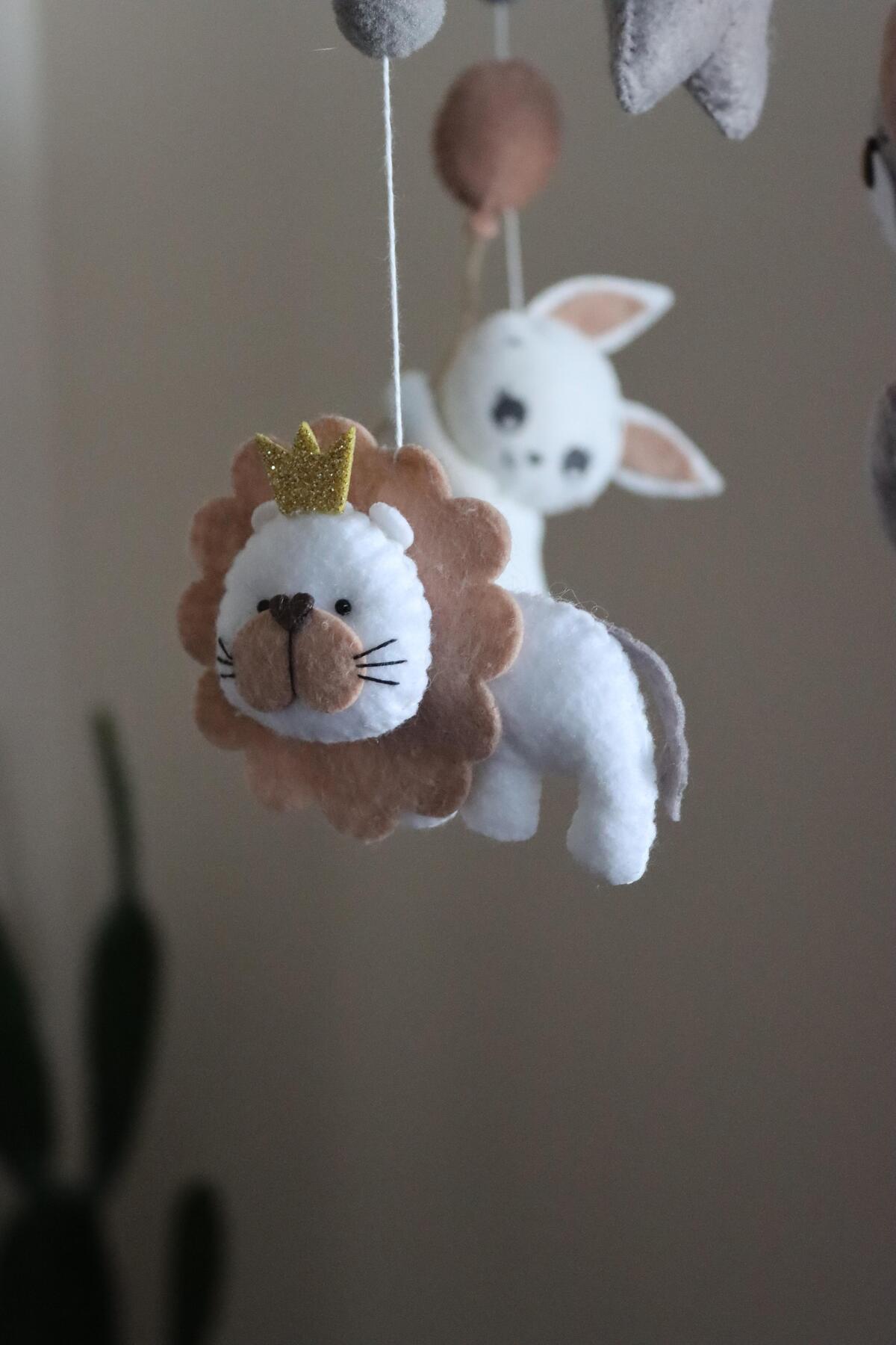 Asilbebe Müzik ve Asma Aparatlı Keçeden Hayvan Figürlü Beşik Dönencesi fotoğrafı 4 (önizleme)