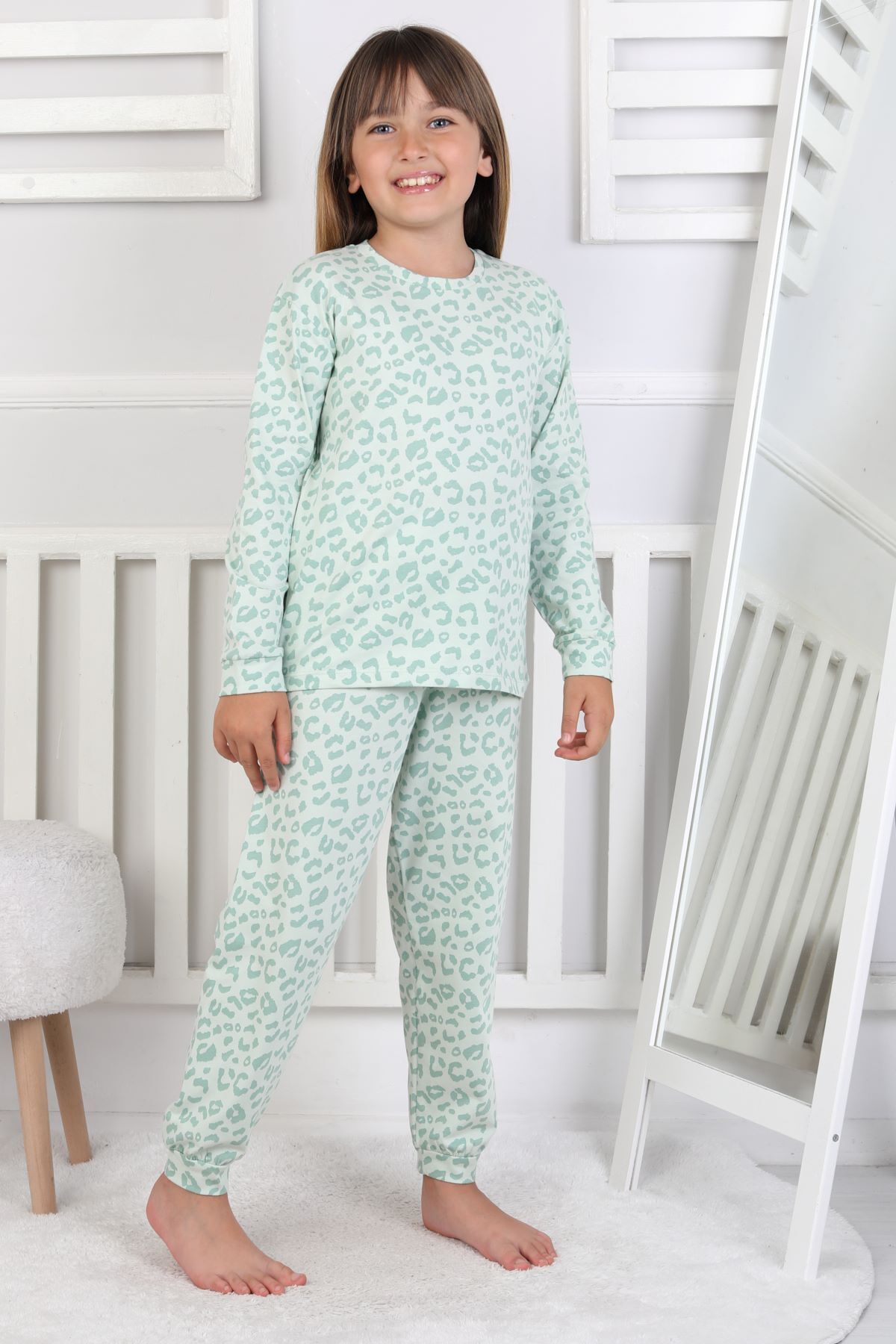 zuzunga Minik Uyku Avcısı - Vahşi Rahatlık Serisi Leopar Desenli Kız Çocuk Pijama Takımı fotoğrafı 4 (önizleme)