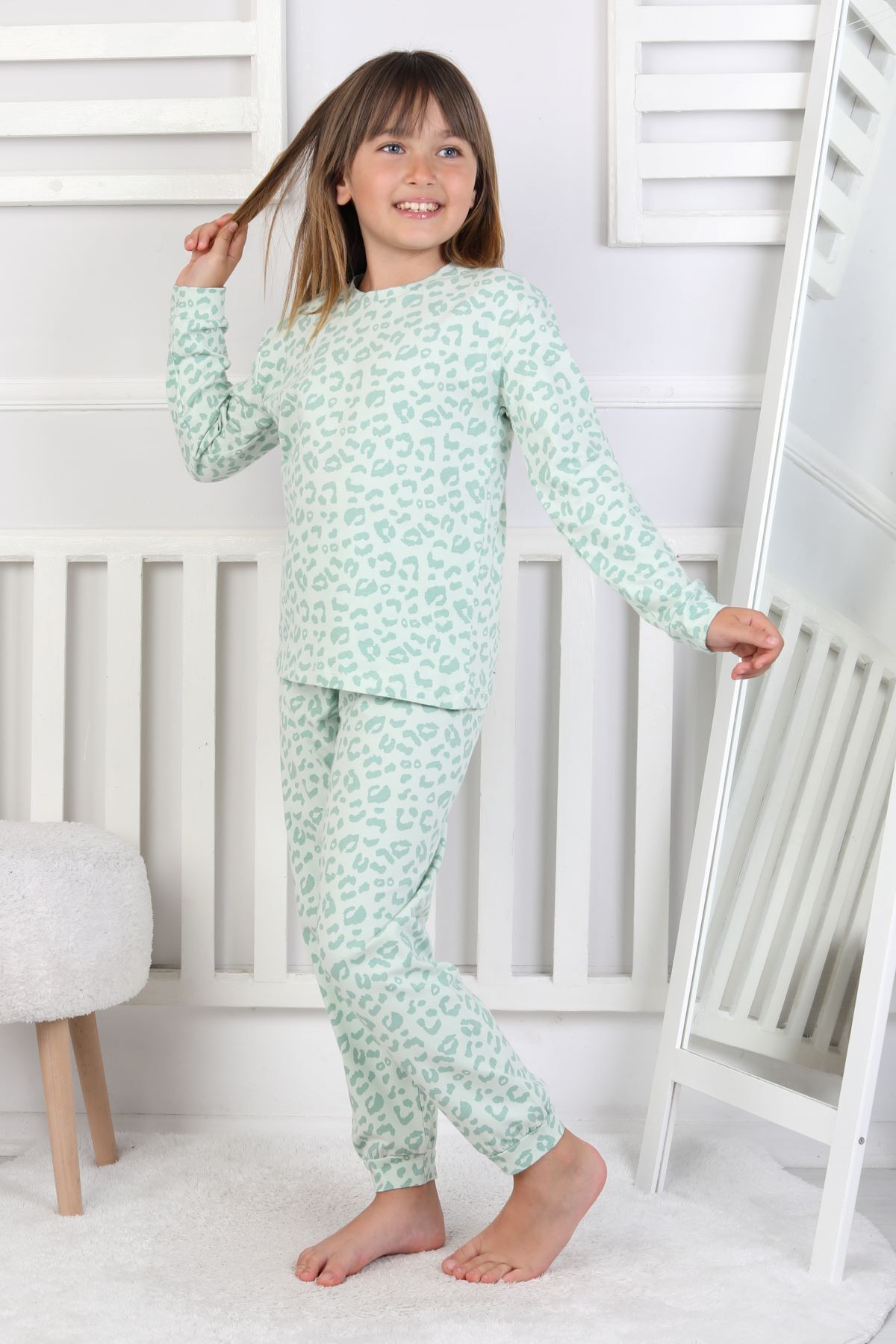 zuzunga Minik Uyku Avcısı - Vahşi Rahatlık Serisi Leopar Desenli Kız Çocuk Pijama Takımı fotoğrafı 5 (önizleme)