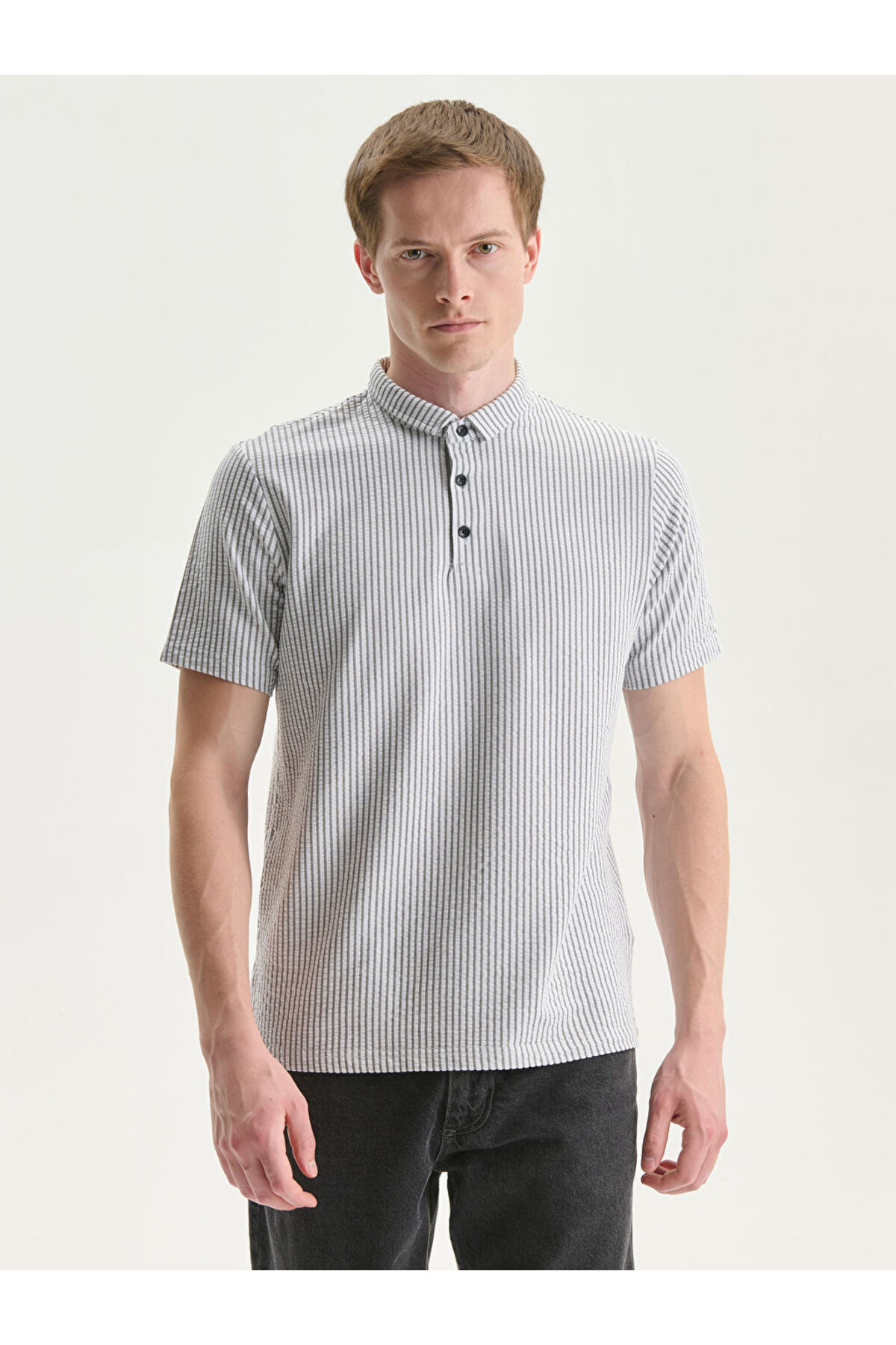 LC Waikiki-Create Your Style from Uzg Store |   Judge Collar Short Sleeve Men's Textured T-Shirt 2