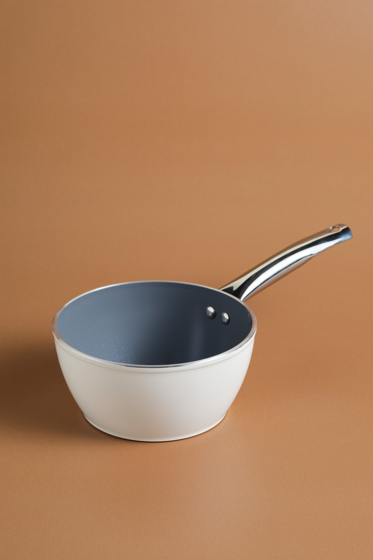 Karaca x Refika Swiss Crystal Metal Kulplu Sütlük 18 Cm Creamy