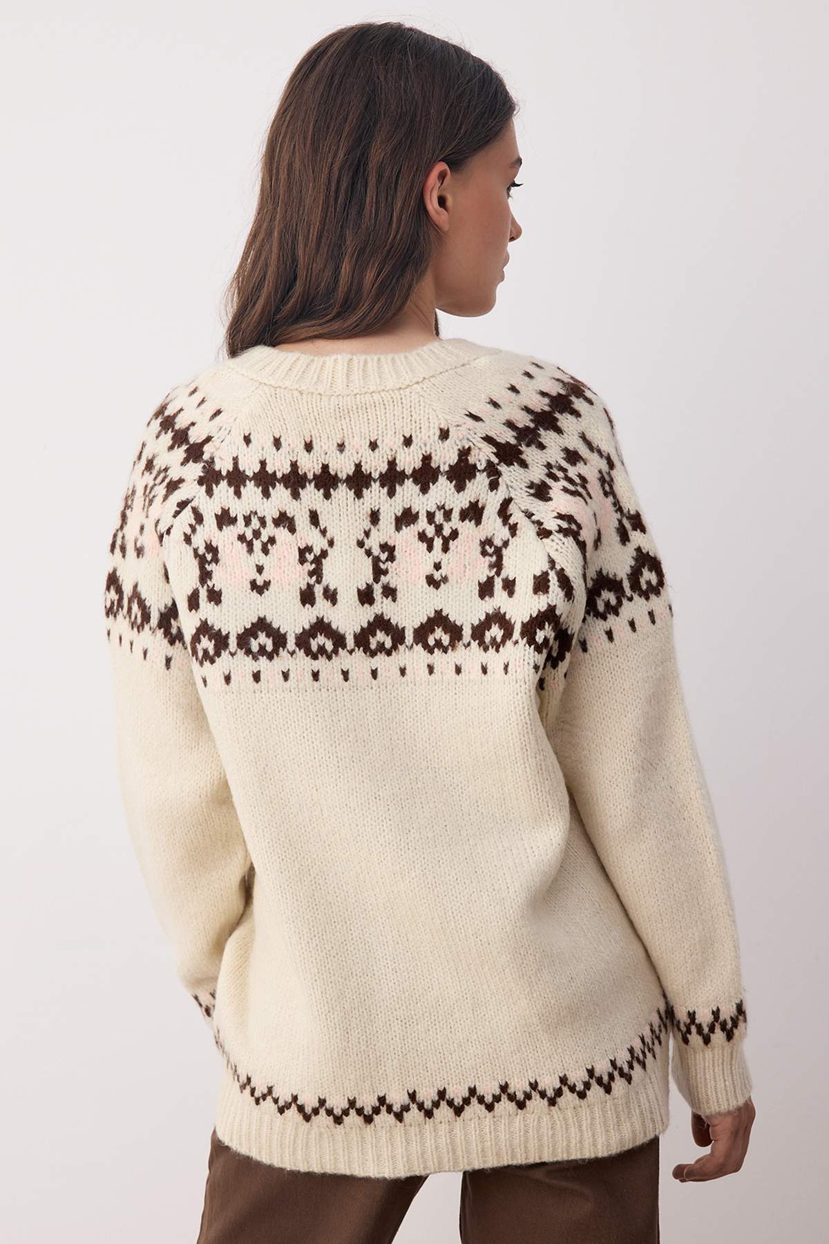 Trendyolmilla  Taş Yumuşak Dokulu Geniş Kalıp Triko Kazak TWOAW26KZ00048 - Görsel 5