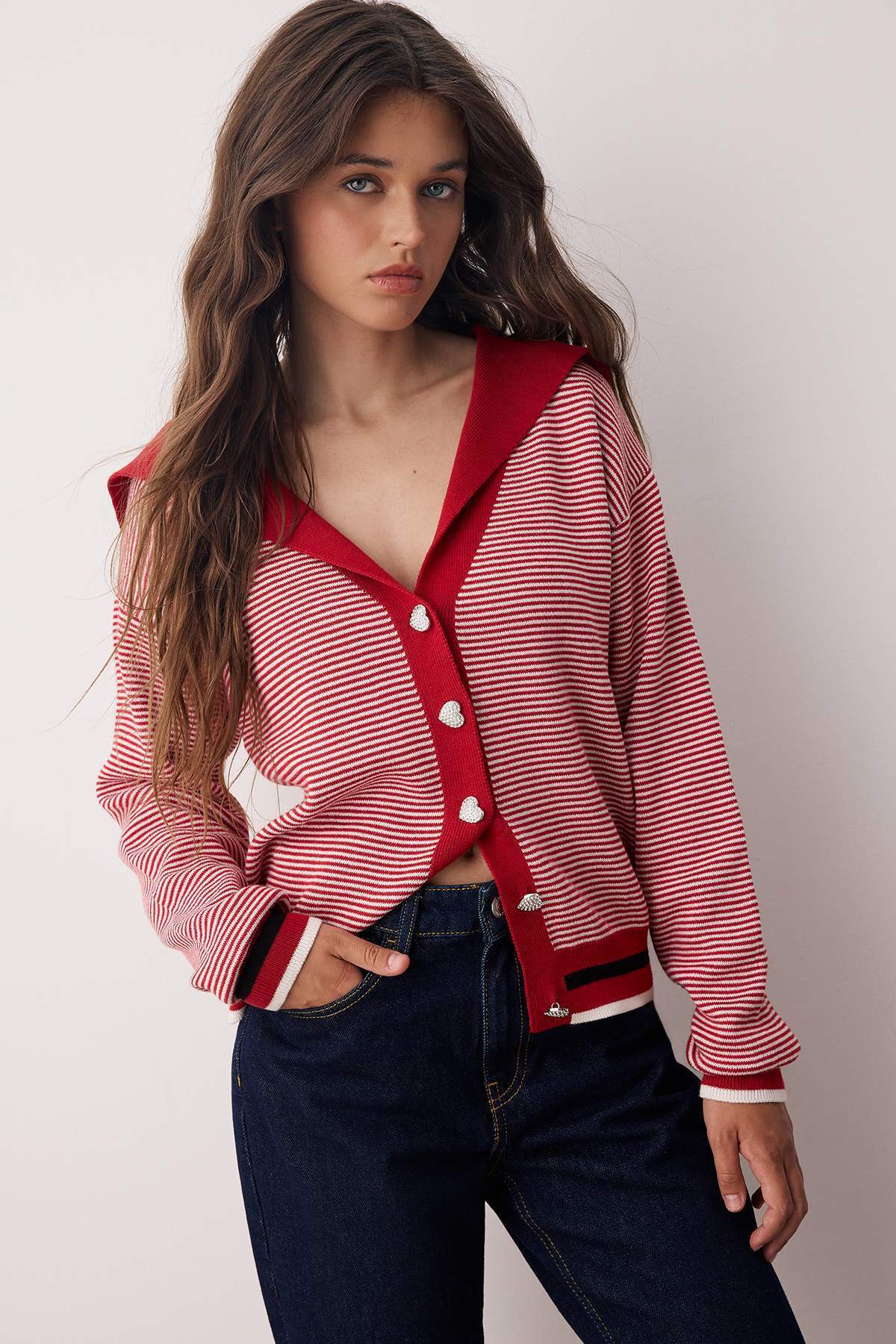 Trendyol Collection Rote Baumwolle Knopf Detaillierte Strickjacke TWOAW26HI00181