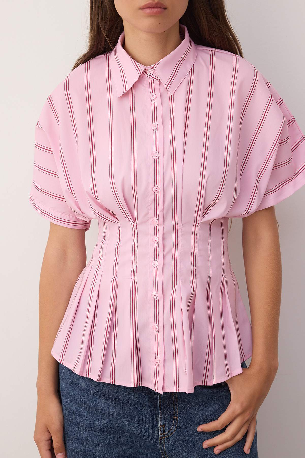 Trendyolmilla  Pembe-Çok Renkli Bele Oturan Çizgili Gömlek TWOAW26GO00030 - Görsel 3