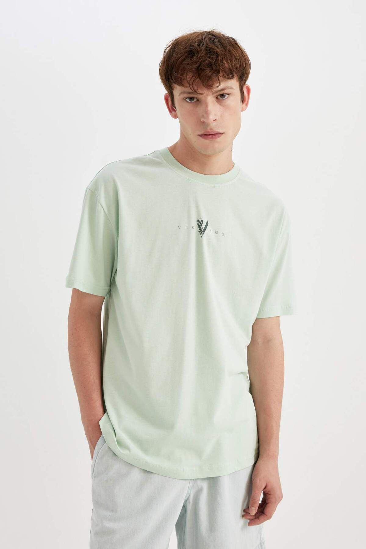 DeFacto-100 % Baumwolle Vikings Boxy Fit Crew Neck Back Bedrucktes Kurzarm-T-Shirt C5869AX24HS 5