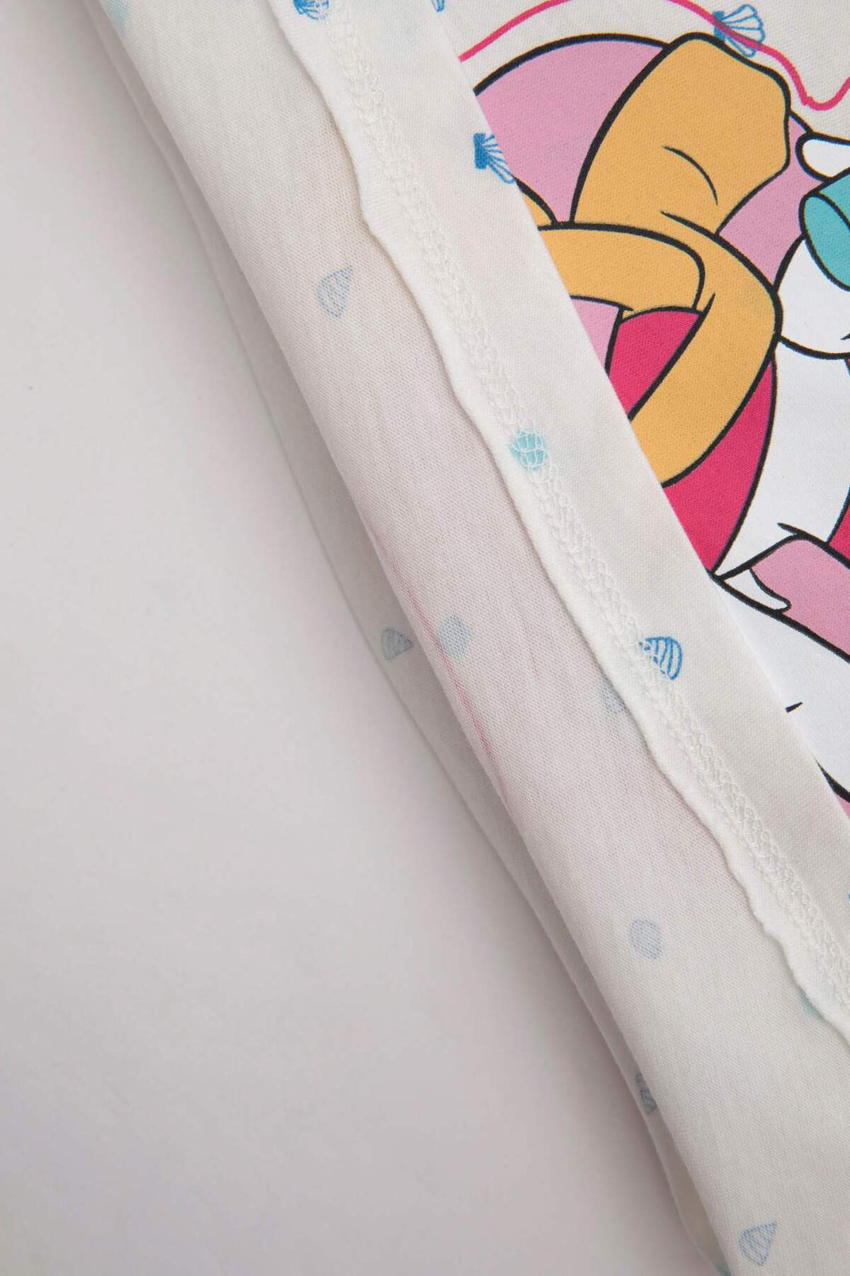 Defacto Kız Bebek Pijama Takım Daisy Duck Penye Kısa Kollu Üst Beli Lastikli Şort Alt C5070A524HS fotoğrafı 3 (önizleme)