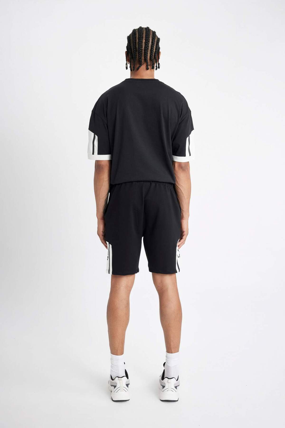 DeFacto-Defactofit Shaquille Oneal Standard Fit Short Leg Shorts C7303Ax24Hs 5