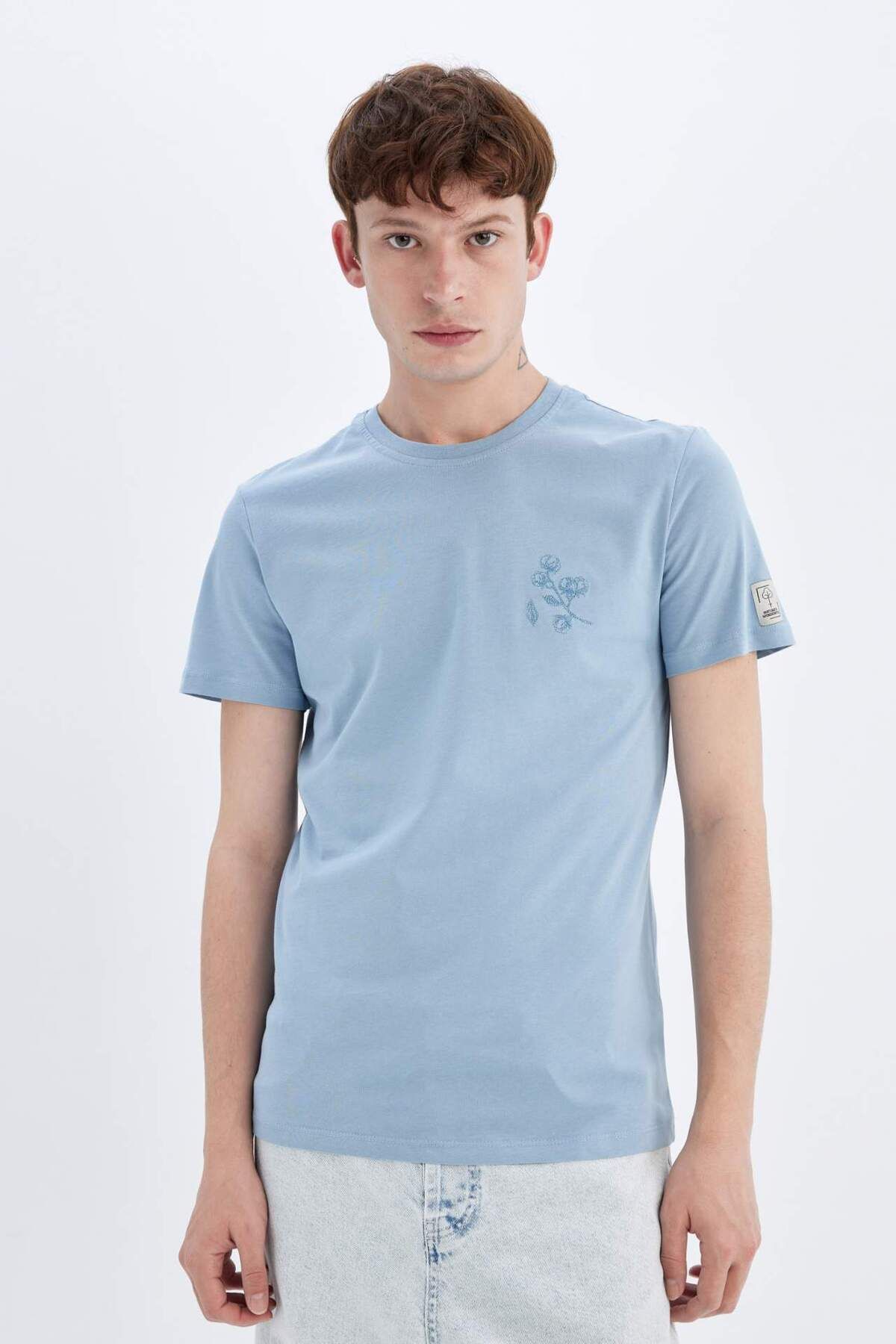 DeFacto-T-shirt με στάμπα με λαιμόκοψη - C3946AX24SM 3