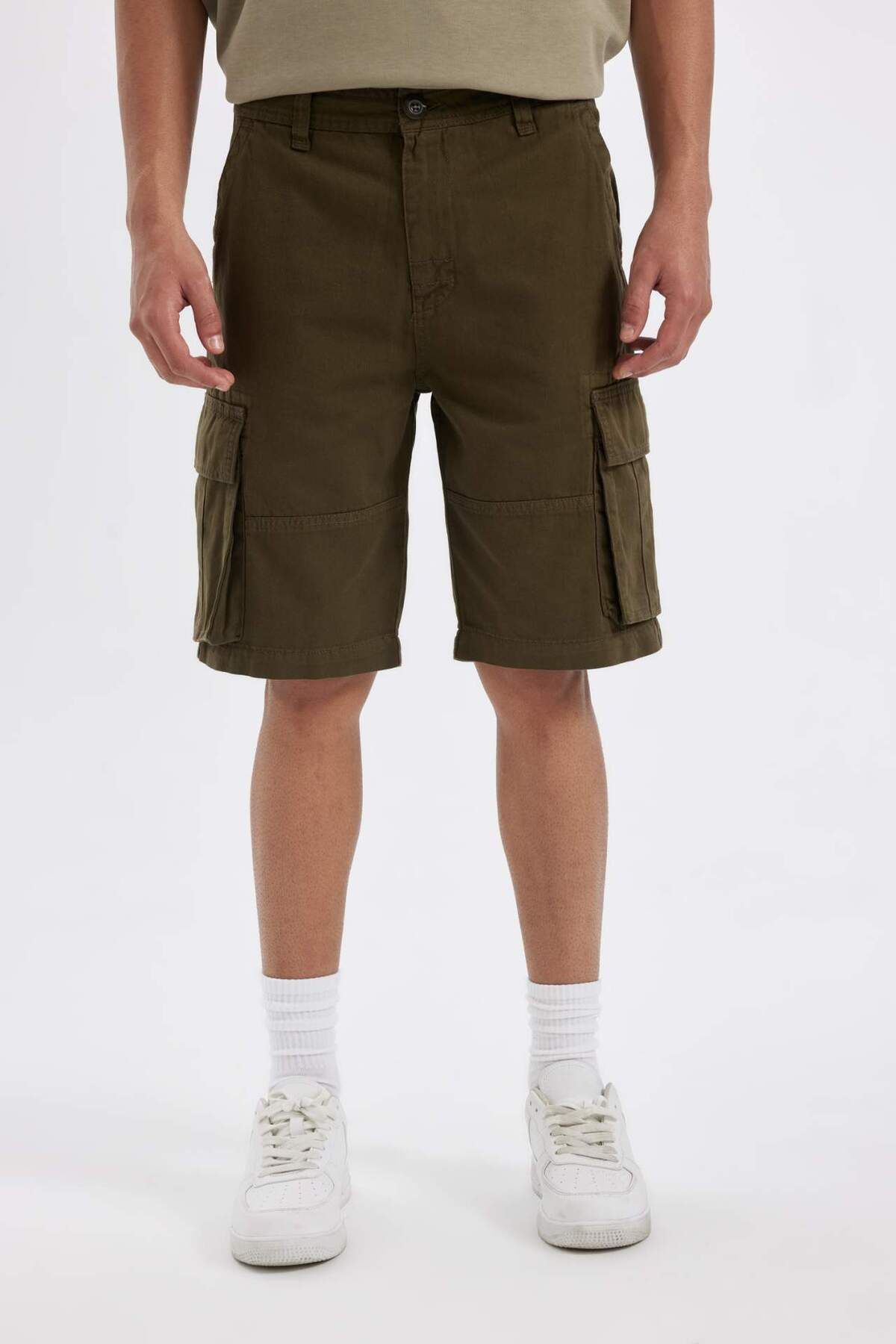 DeFacto-Relax Fit Gabardine Cargo-Bermudashorts mit geradem Bein C5382ax24sm 4