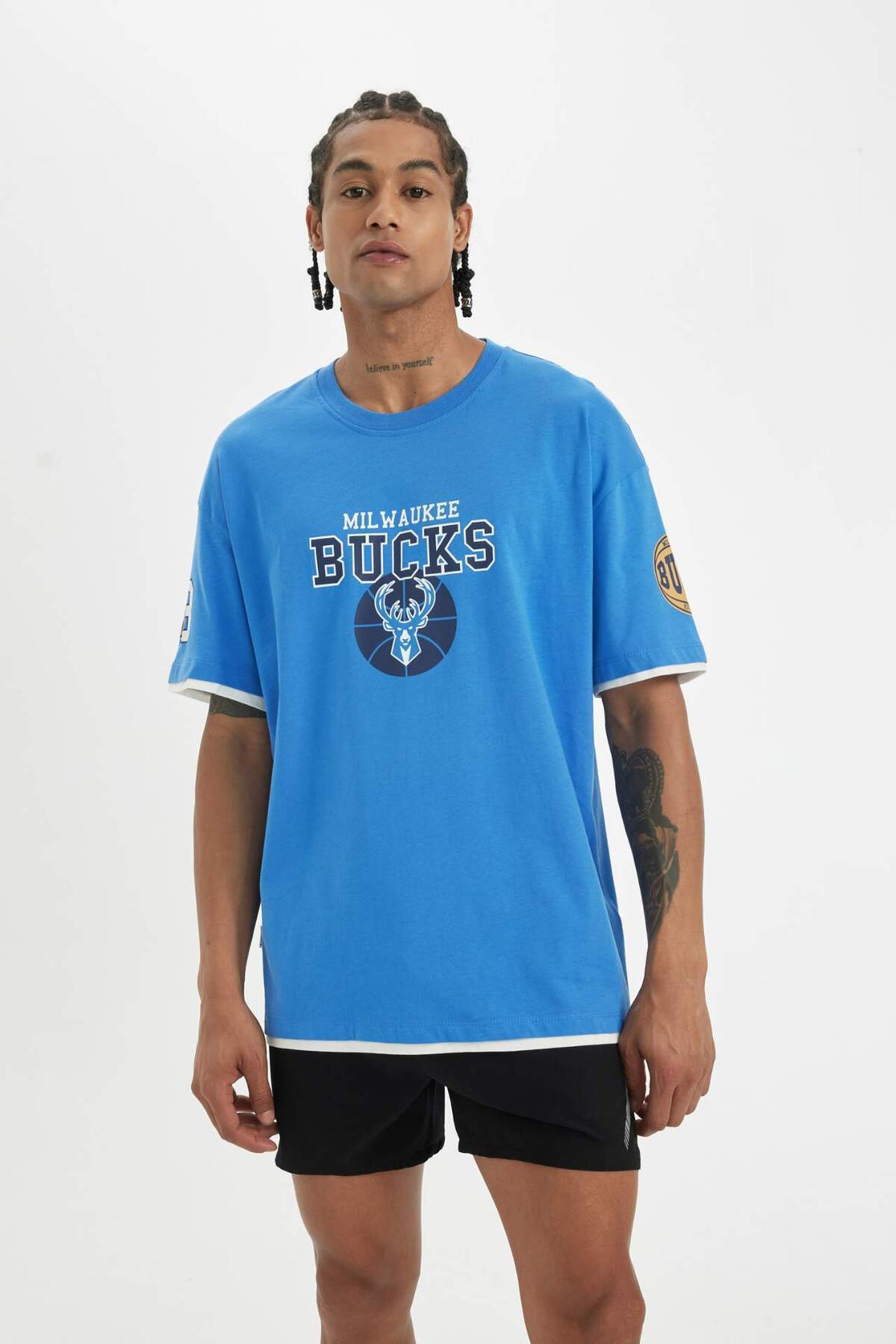DeFacto-DeFactoFit NBA Milwaukee Bucks Boxy Fit Crew λαιμόκοψη κοντομάνικο μπλουζάκι B9901AX24SM 1