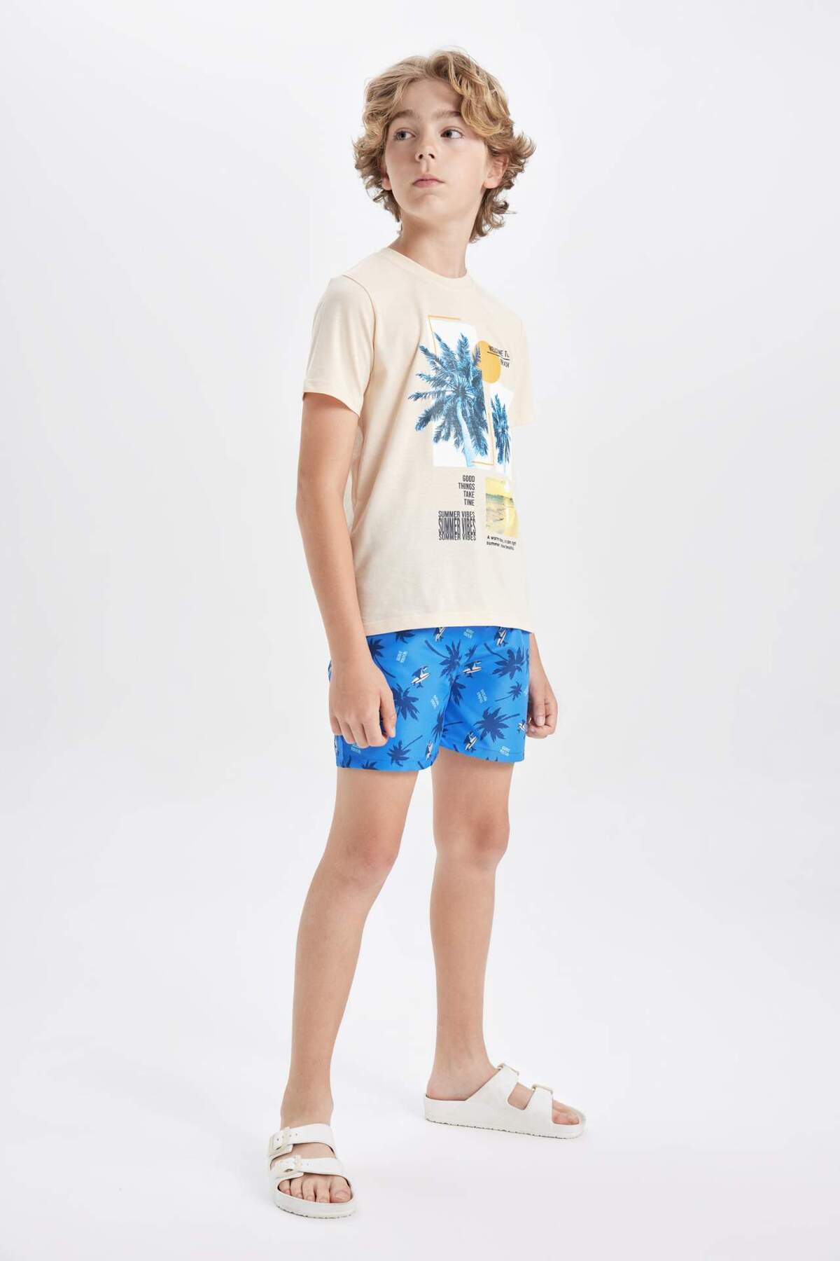 DeFacto-2-teiliges Set für Jungen, kurzärmliges T-Shirt mit Palmenmuster und Rundhalsausschnitt, Badeshorts C4553A824HS 2