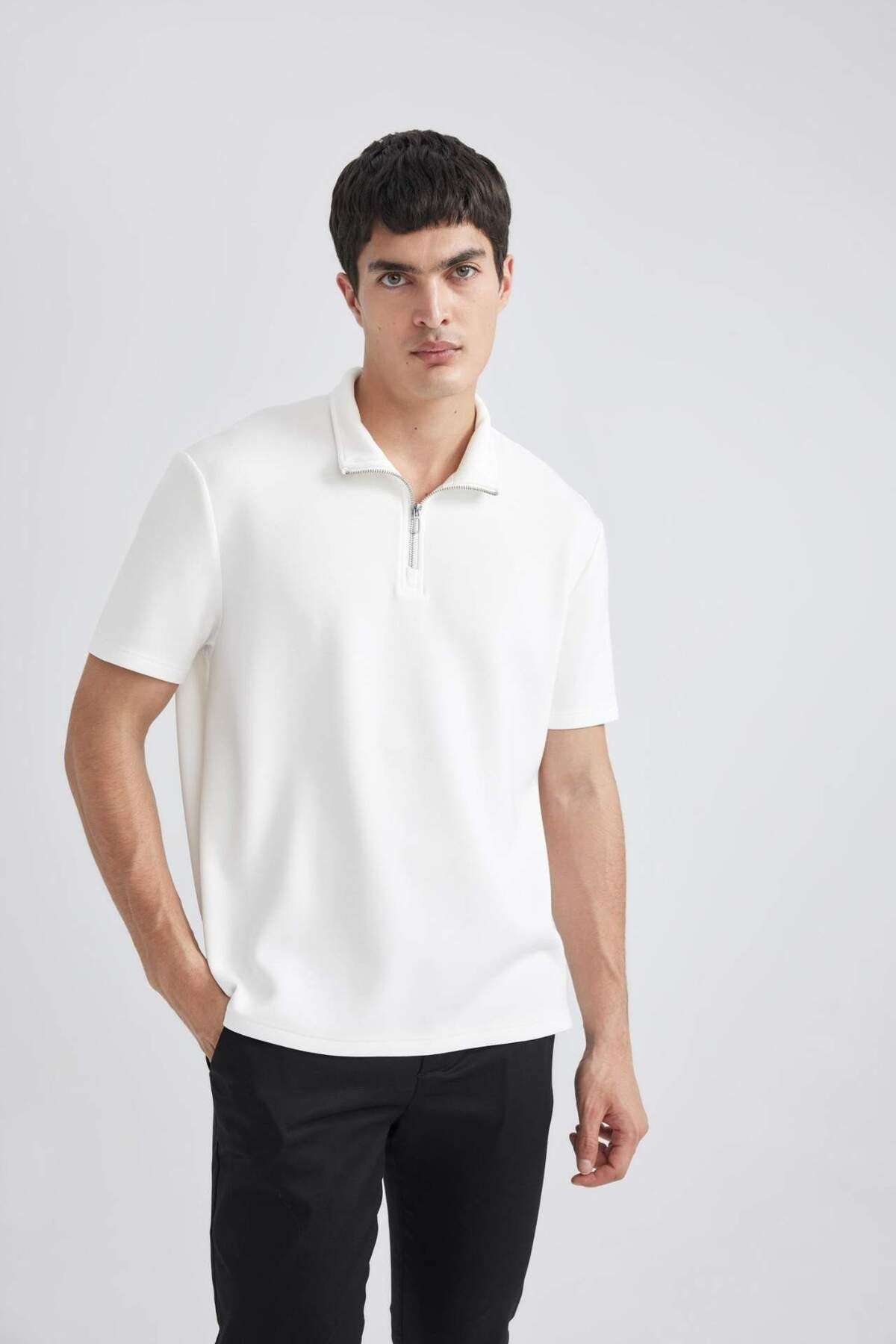 DeFacto-Regular Fit Stand Collar Modal Blend Half Zip Heavy Fabric Short Sleeve T-Shirt B6502Ax24Sp 4