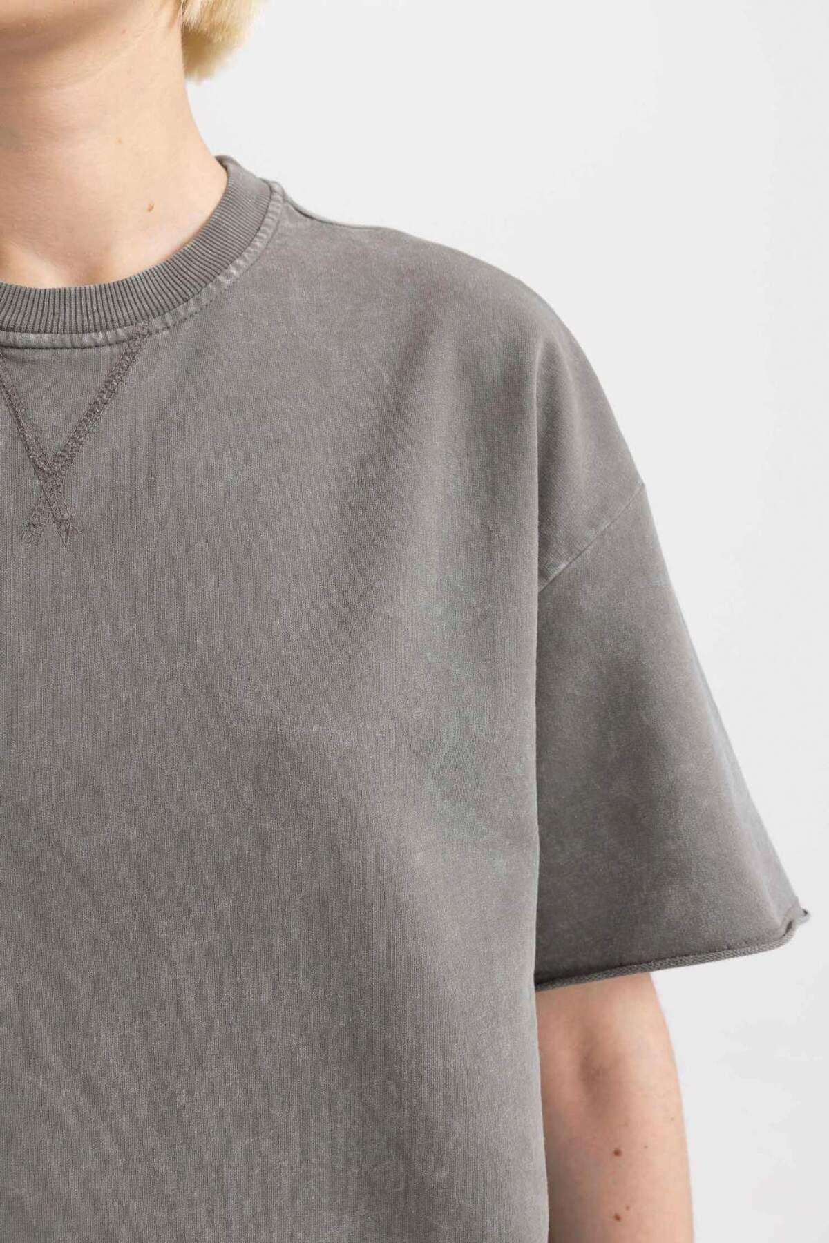 DeFacto-Relax Fit Crew Neck Tričko s krátkým rukávem s vybledlým efektem C9587AX24SP 3