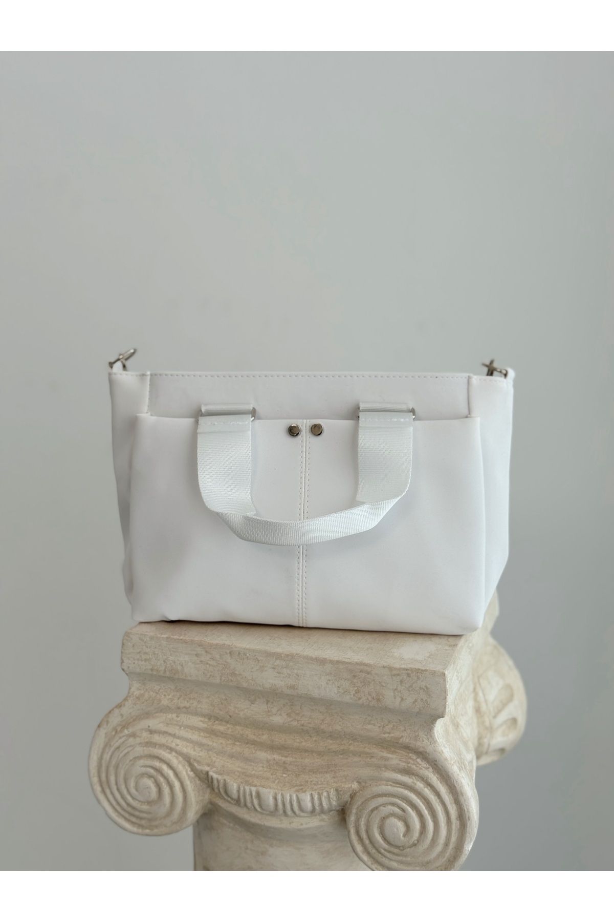 KIRASE-Stylish Quality Medium Size Soft Leather Multi-Pocket Hand and Shoulder Bag. Boy 21 cm Width 33 cm 8