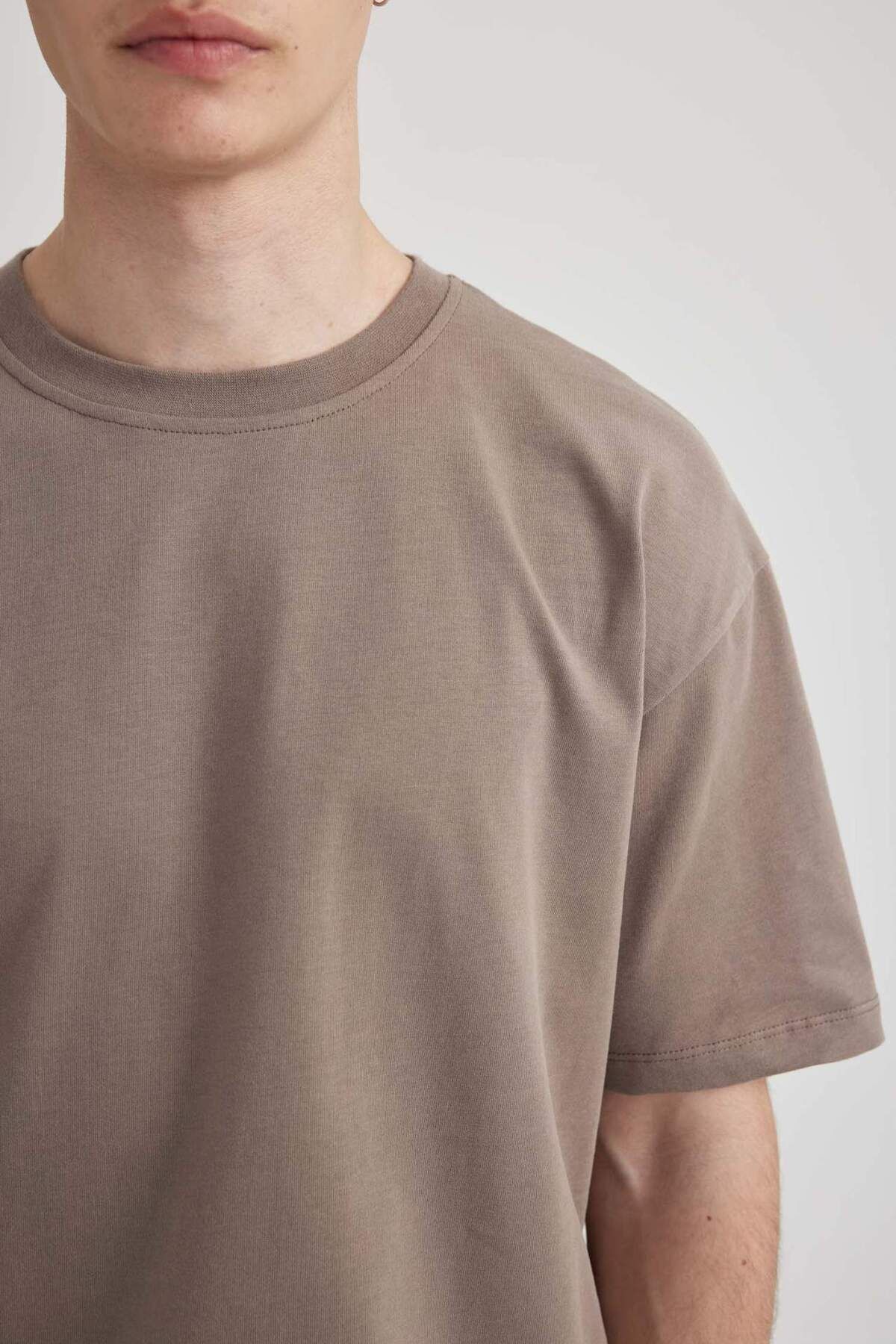 DeFacto-Boxy Fit Kurzarm-Basic-T-Shirt mit Rundhalsausschnitt C5277ax24sp 4