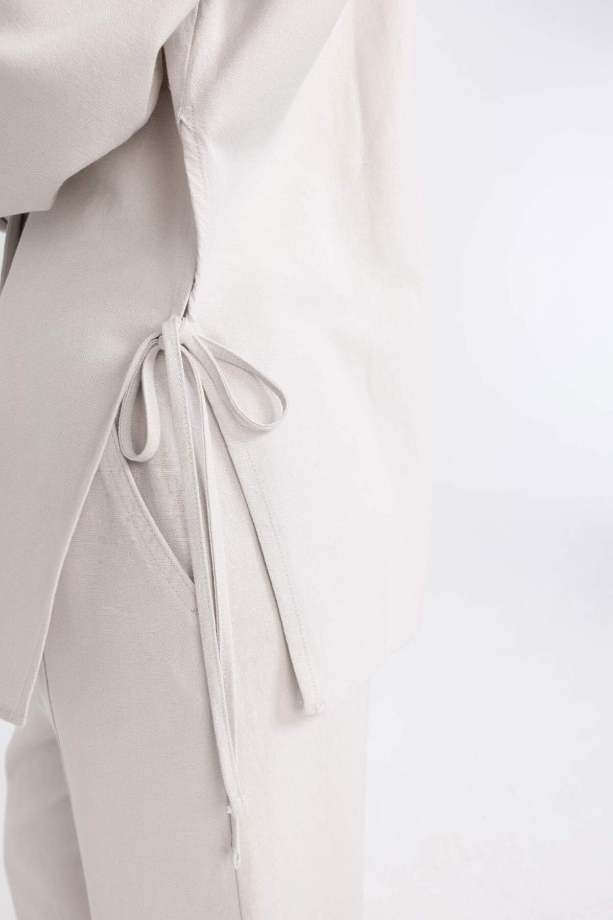 DeFacto-Relaxed Fit Kimono aus Leinenmischung mit V-Ausschnitt C0300AX24SP 5