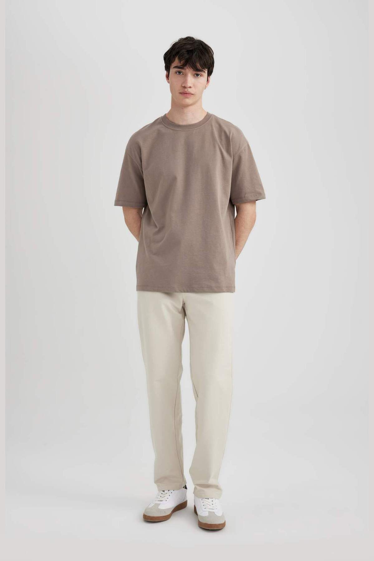 DeFacto-Boxy Fit Kurzarm-Basic-T-Shirt mit Rundhalsausschnitt C5277ax24sp 2