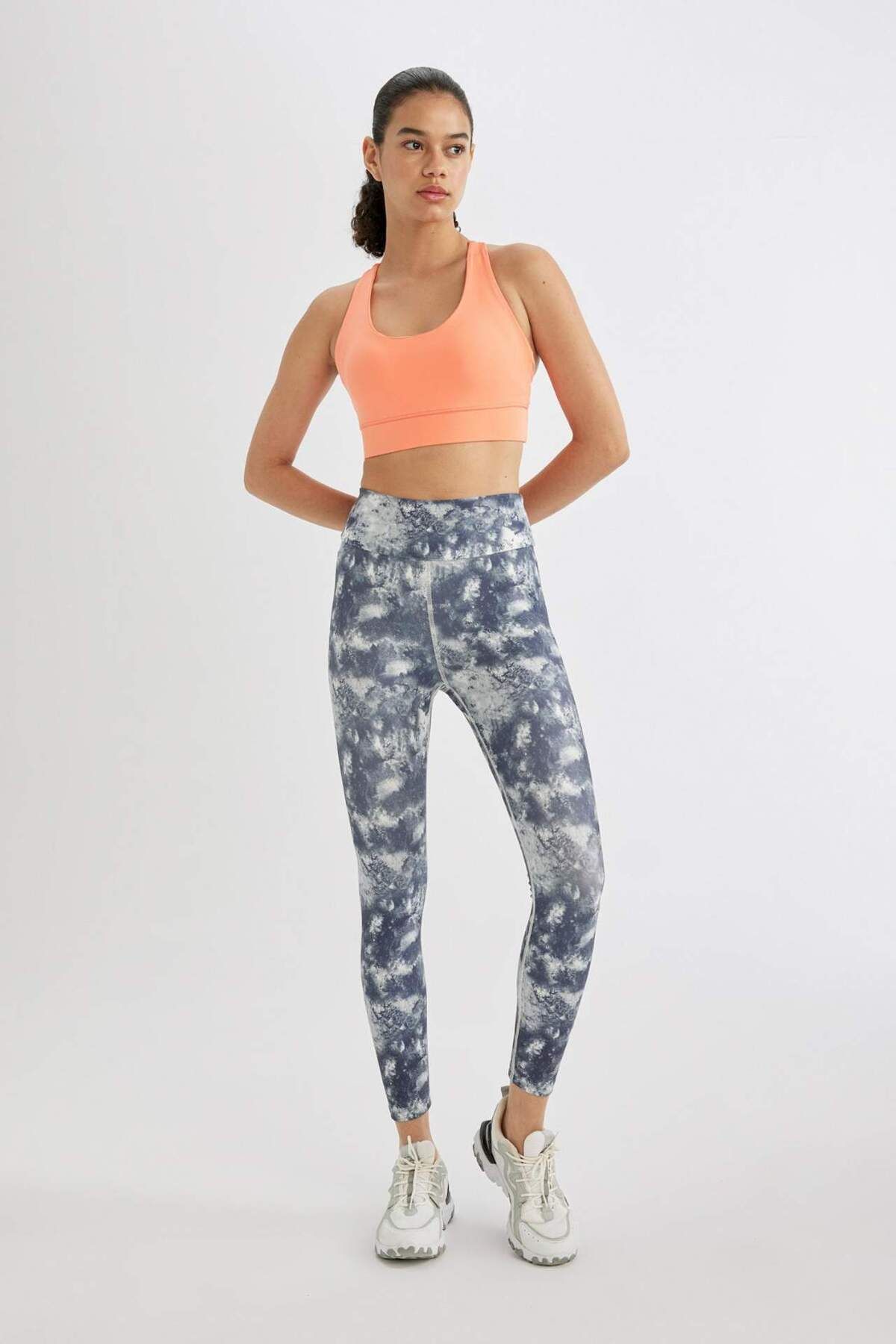 DeFacto-DeFactoFit Taillierte, gemusterte, taillierte Sport-Leggings B4578AX24SP 5