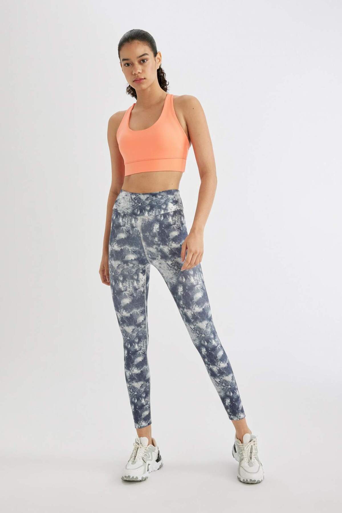 DeFacto-DeFactoFit Taillierte, gemusterte, taillierte Sport-Leggings B4578AX24SP 4