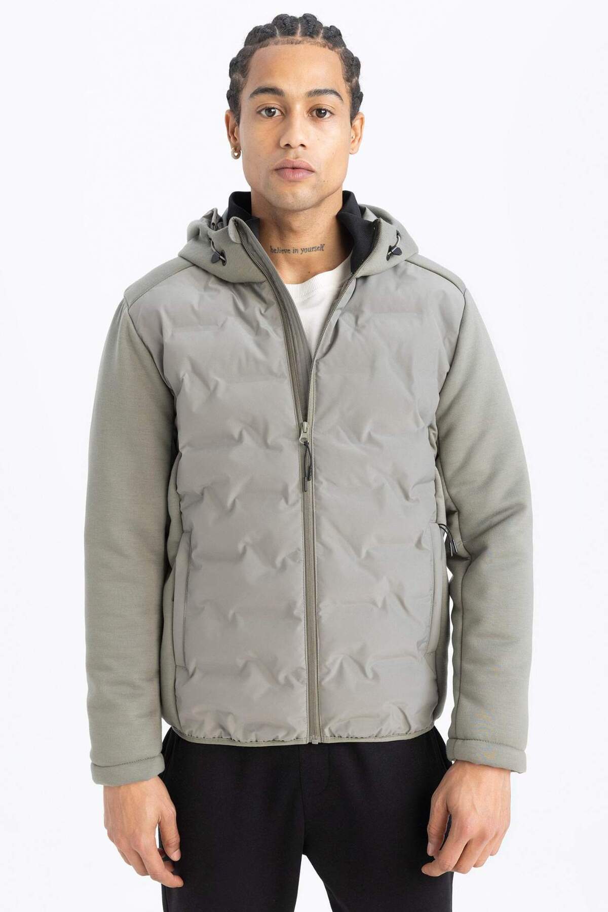 DeFacto-Kurtka wiatroszczelna DeFactoFit Slim Fit Slim Cut z kapturem i kieszenią na zamek B2301AX24SP 5