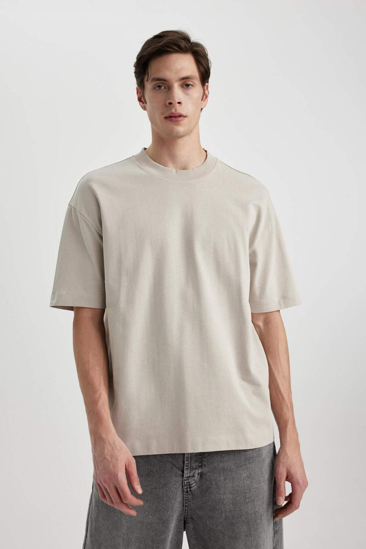 DeFacto-Kurzärmliges T-Shirt mit Rundhalsausschnitt und Übergröße B4933AX24SP 3