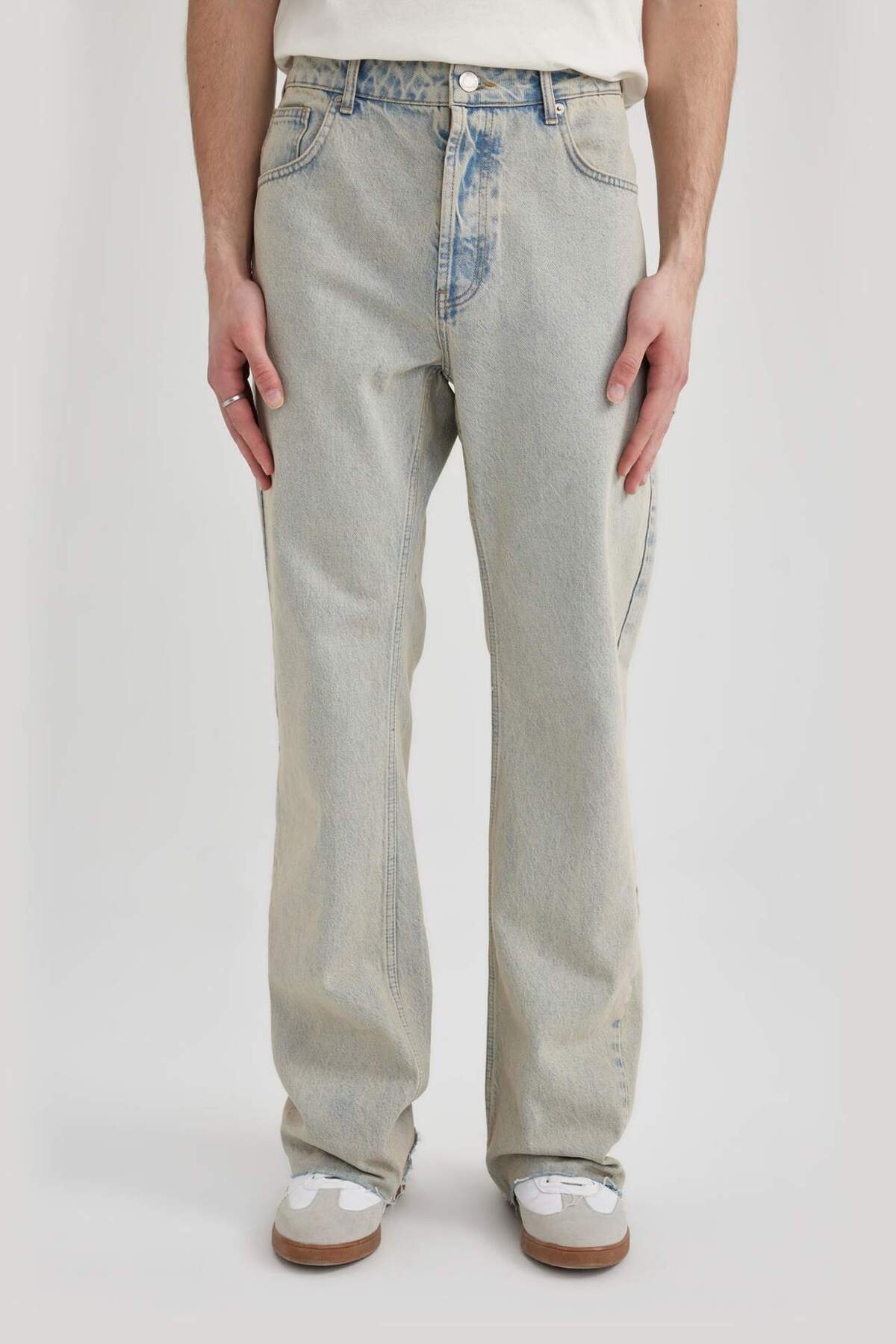 دفاکتو Flare Fit Loose Fit رگولار شلوار جین با کمر گشاد با جلوه محو شده B8326AX24SM