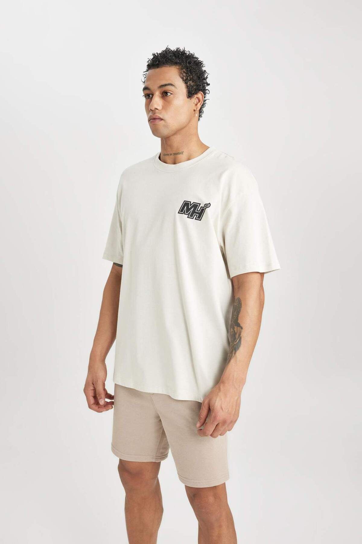 DeFacto-DeFactoFit NBA Miami Heat Boxy Fit Crew λαιμόκοψη κοντομάνικο μπλουζάκι B3923AX24SP 6