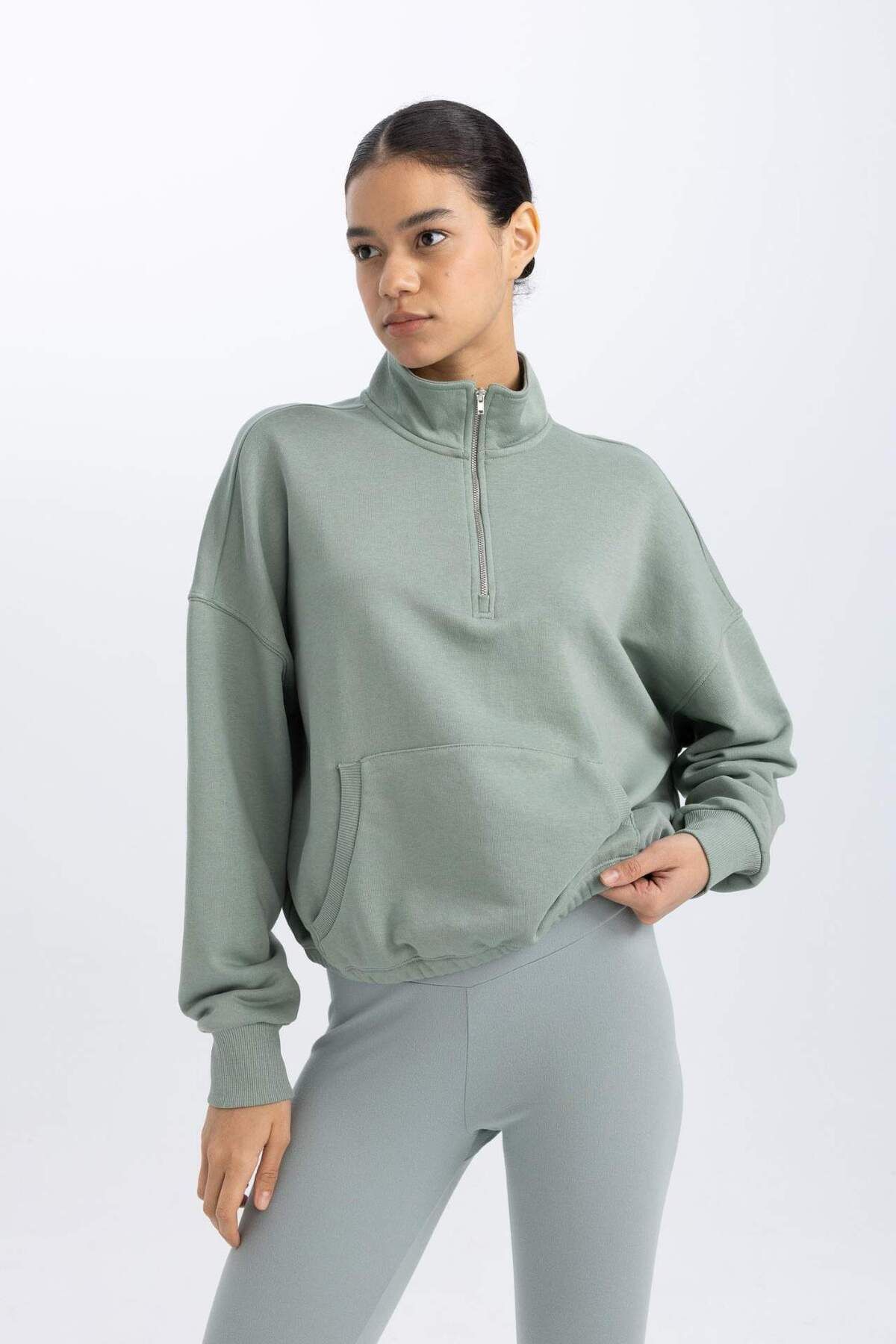 DeFacto-Defactofit Crop Stand Collar Basic Plain Sports Sweatshirt with Elastic Hem C3747Ax24Sp 6