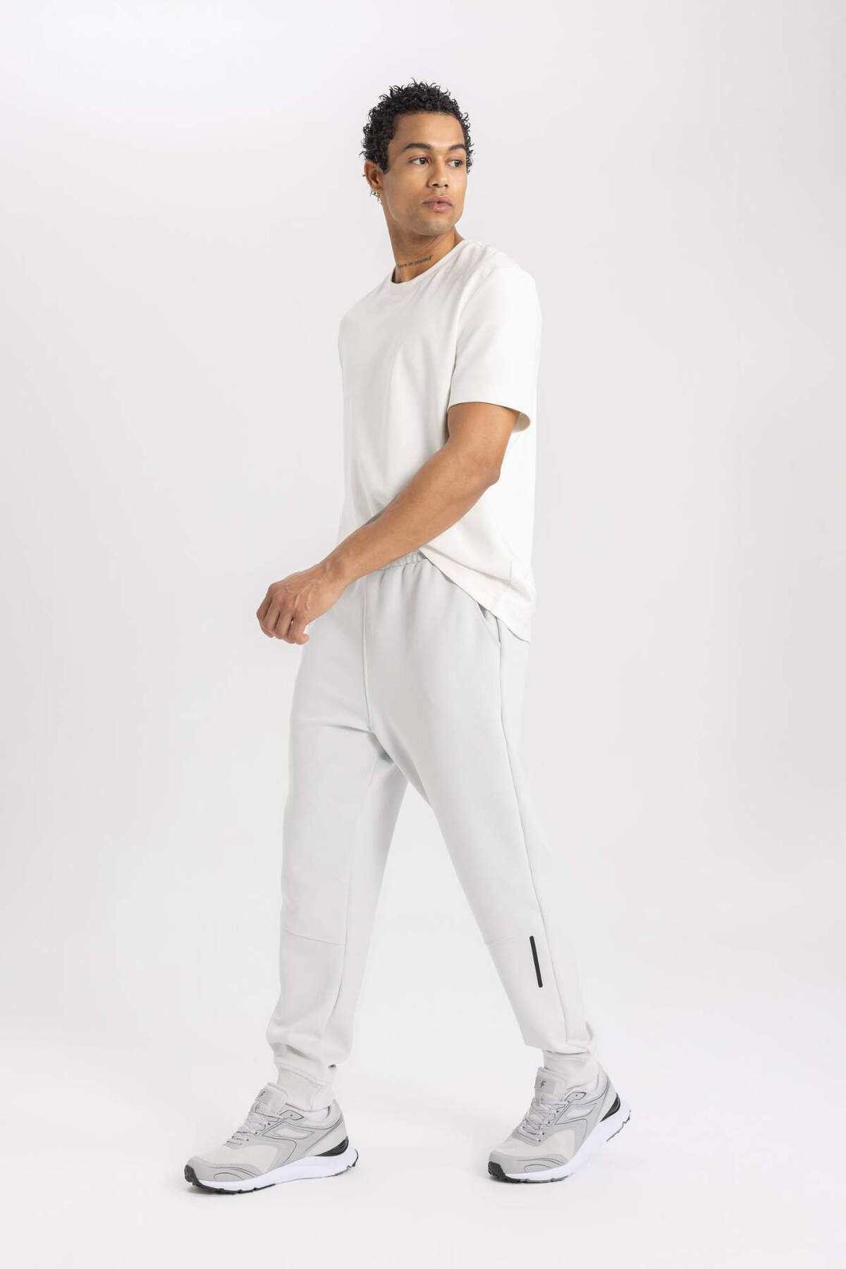 DeFacto-DeFactoFit Jogger Sweatpants Standard Fit Basic Απλό με τσέπες Ελαστική μέση C2312AX23WN 4