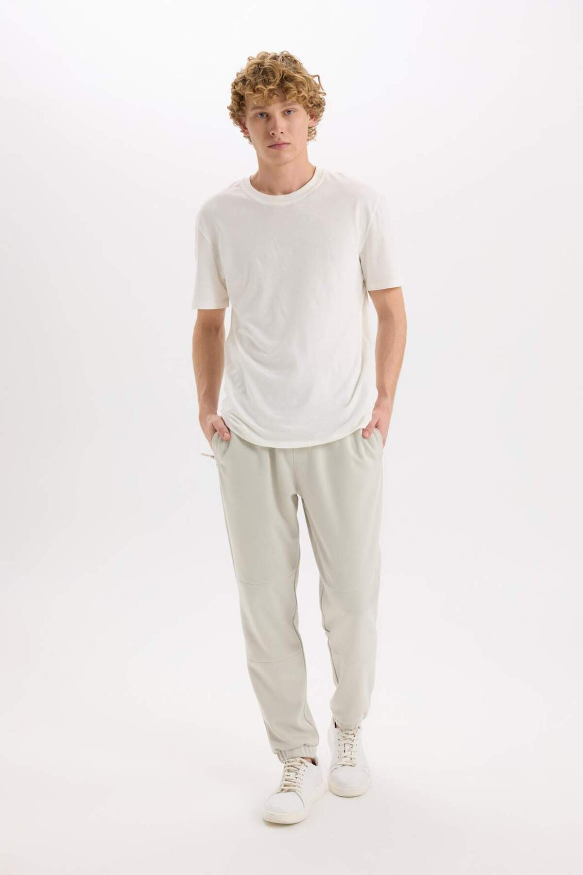 DeFacto-Regular Fit Slim Sweatpants Zipper Pockets Waist Lace-Up Elastic Leg B3657Ax24Sp 2