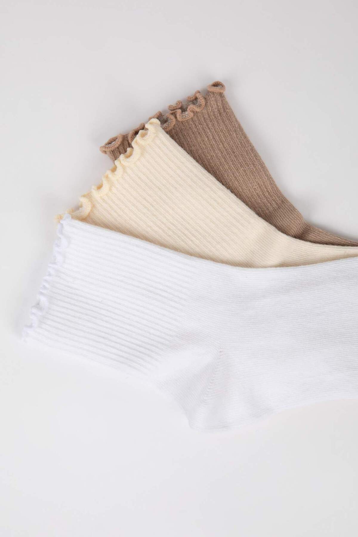 DeFacto-3-teilige Baumwollsocken für Damen C0672AXNS 5