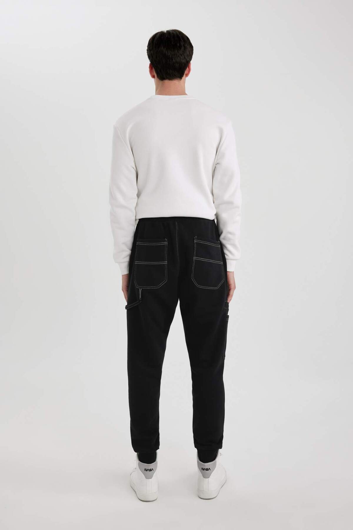 DeFacto-Regular Fit Jogger Sweatpants with Laced Waist and Elastic Leg Pockets C5384Ax24Sp 5