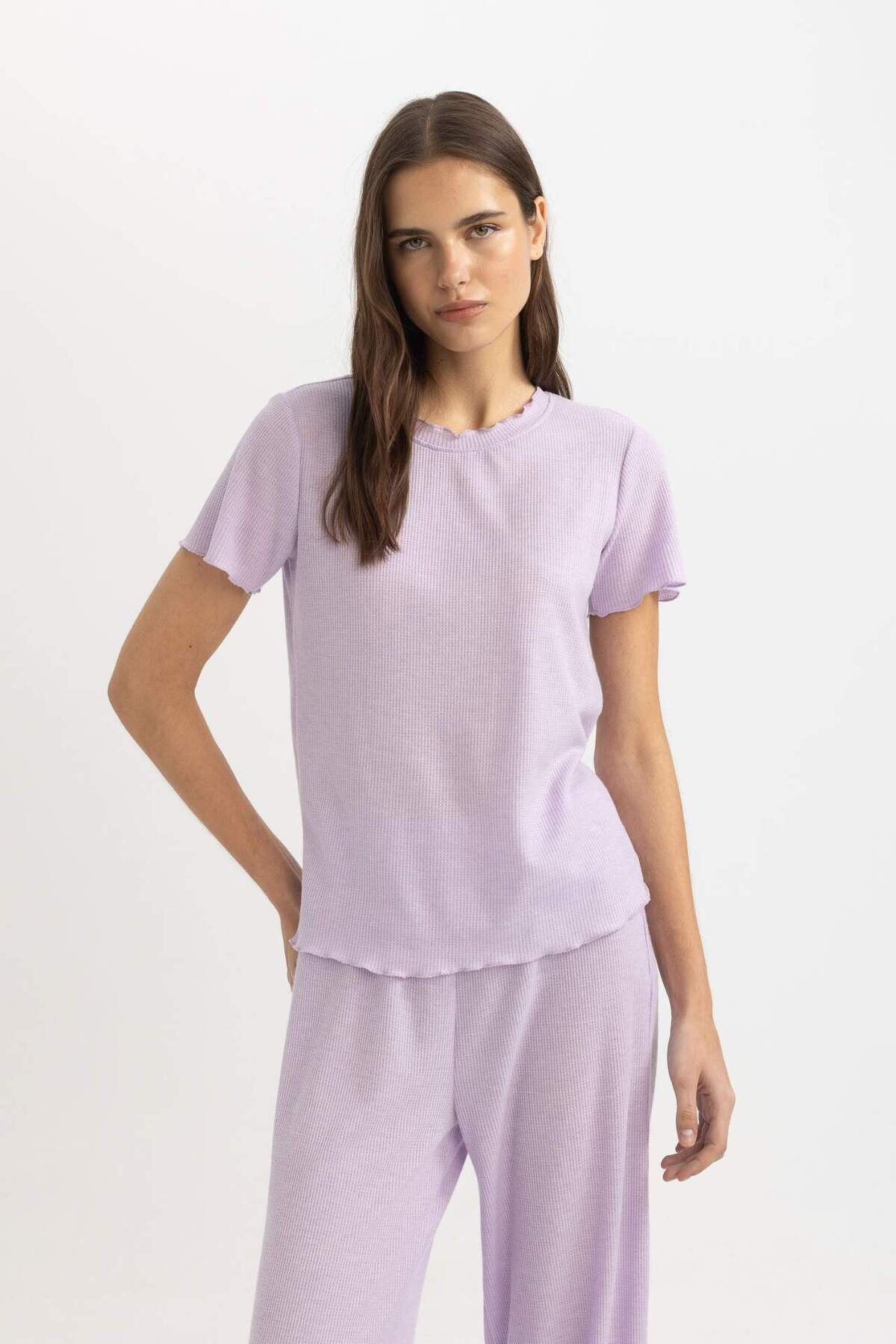 DeFacto-Regular Fit Crew nyakú, rövid ujjú pizsama felső – Fall in Love B6701AX24SP 3