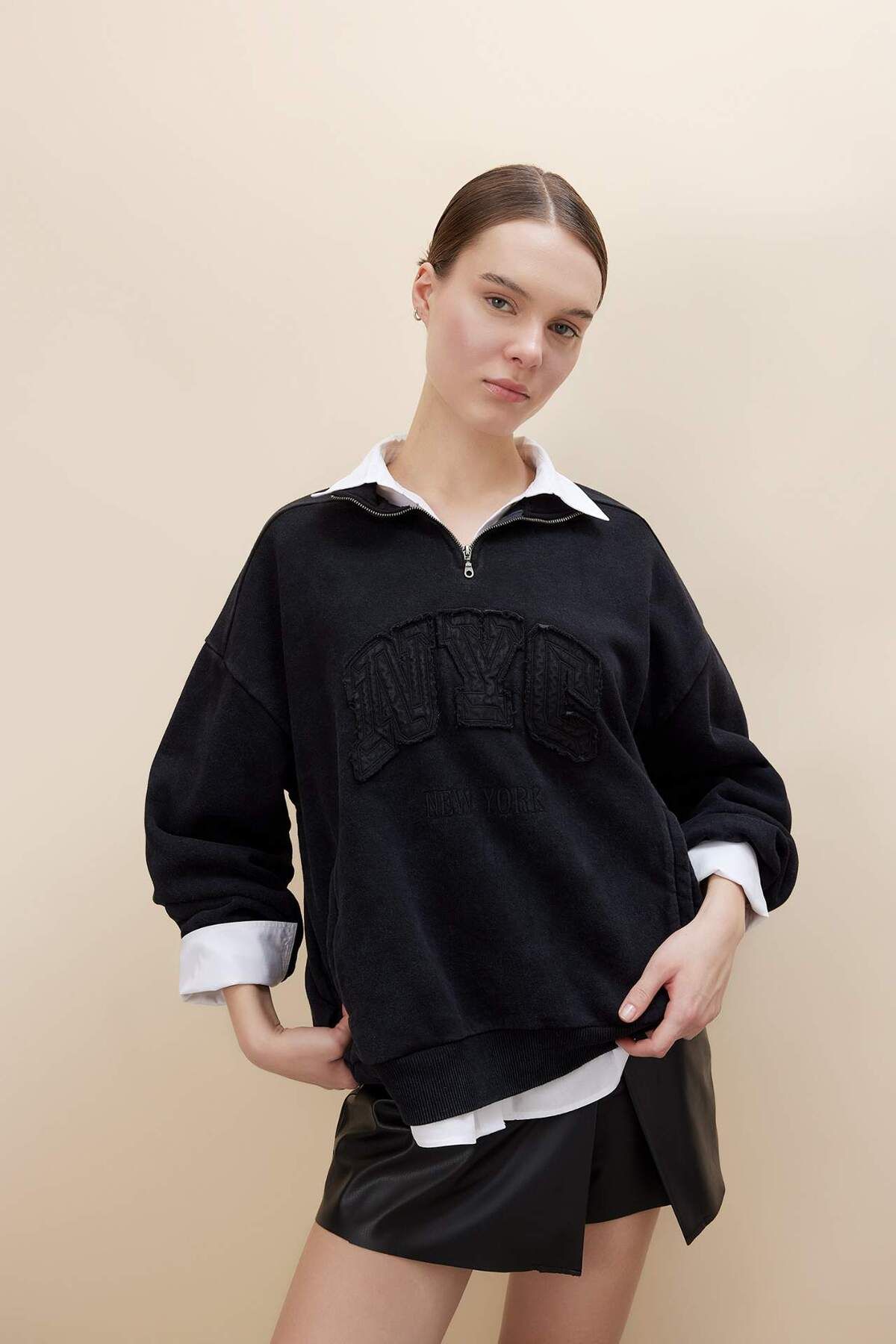 DeFacto-Übergroßes, bedrucktes, dickes Sweatshirt mit halbem Reißverschluss und verblasstem Wascheffekt C2014AX24SP 3
