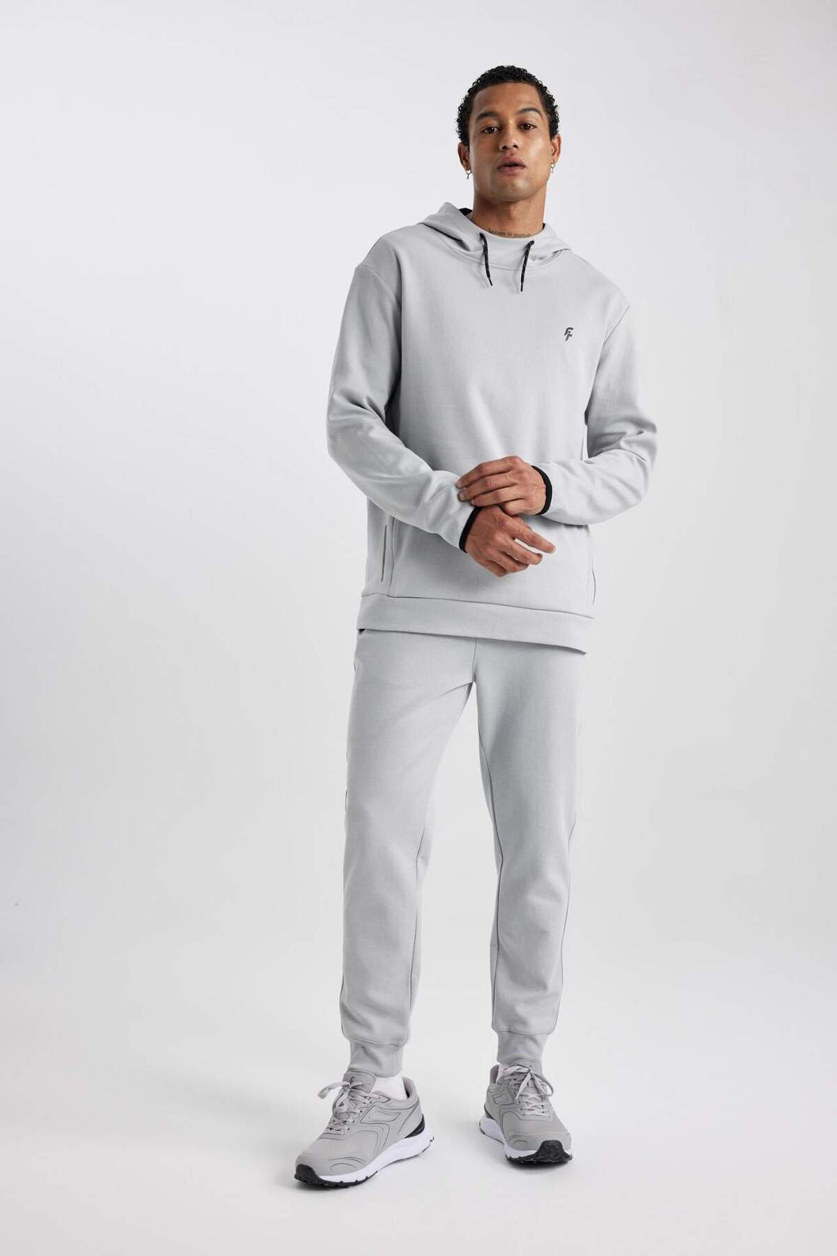 DeFacto-Defactofit Slim Jogger Sweatpants Standard Fit Double Pockets Stretchy Elasticated Leg B4373Ax24Sp 3