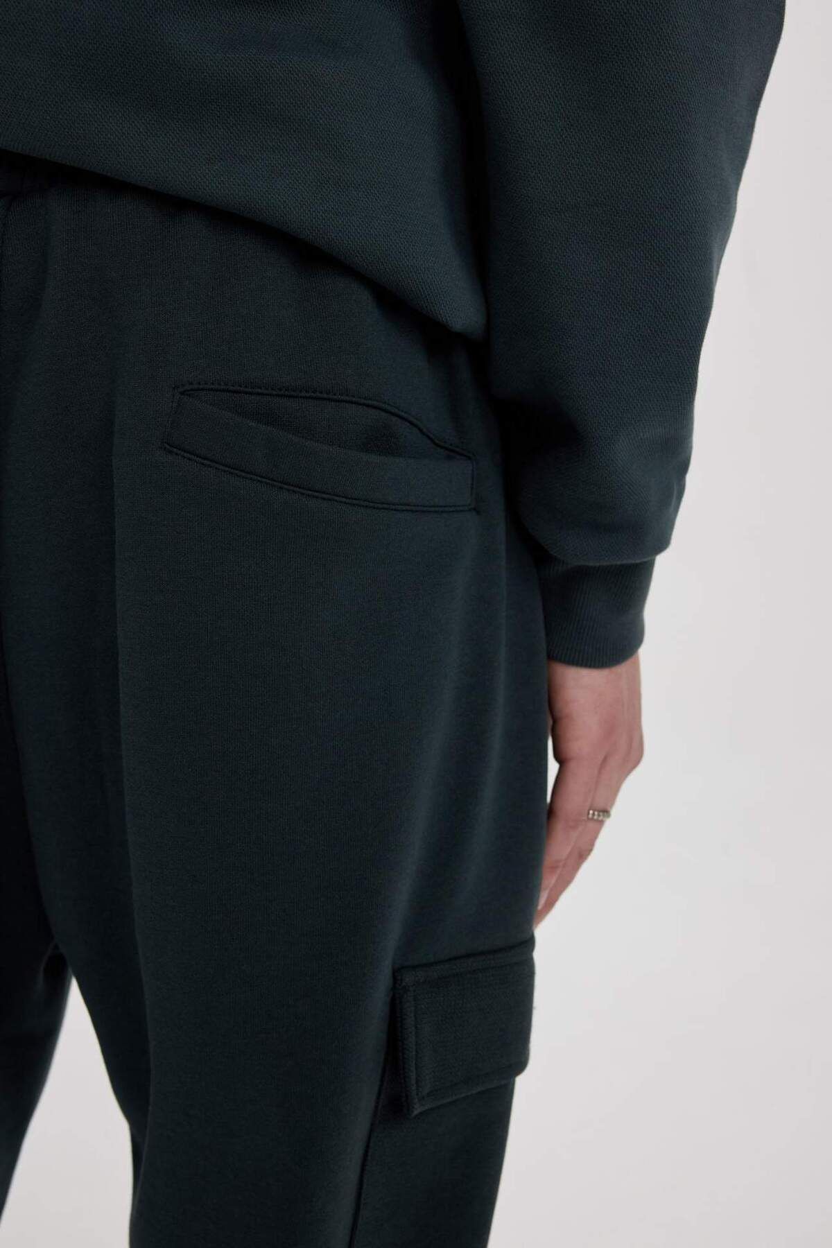 DeFacto-Regular Fit Sweatpants with Flannel Pockets and Long Elastic Legs B4367Ax24Sp 7