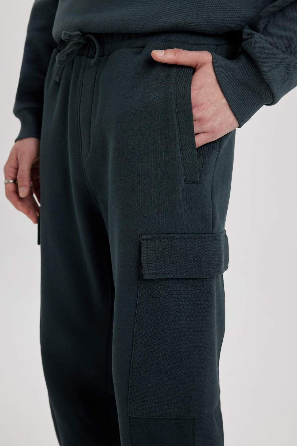 DeFacto-Regular Fit Sweatpants with Flannel Pockets and Long Elastic Legs B4367Ax24Sp 6